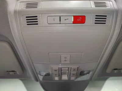 2025 Volkswagen Taos SEL AWD w/Sunroof/Nav