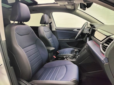 2025 Volkswagen Taos SEL AWD w/Sunroof/Nav