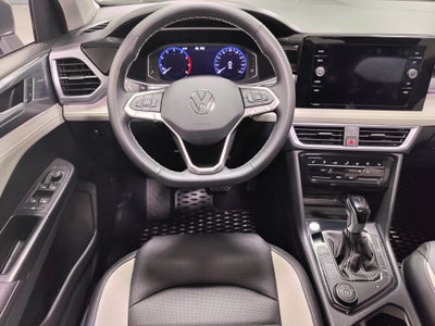2025 Volkswagen Taos SEL AWD w/Sunroof & Nav