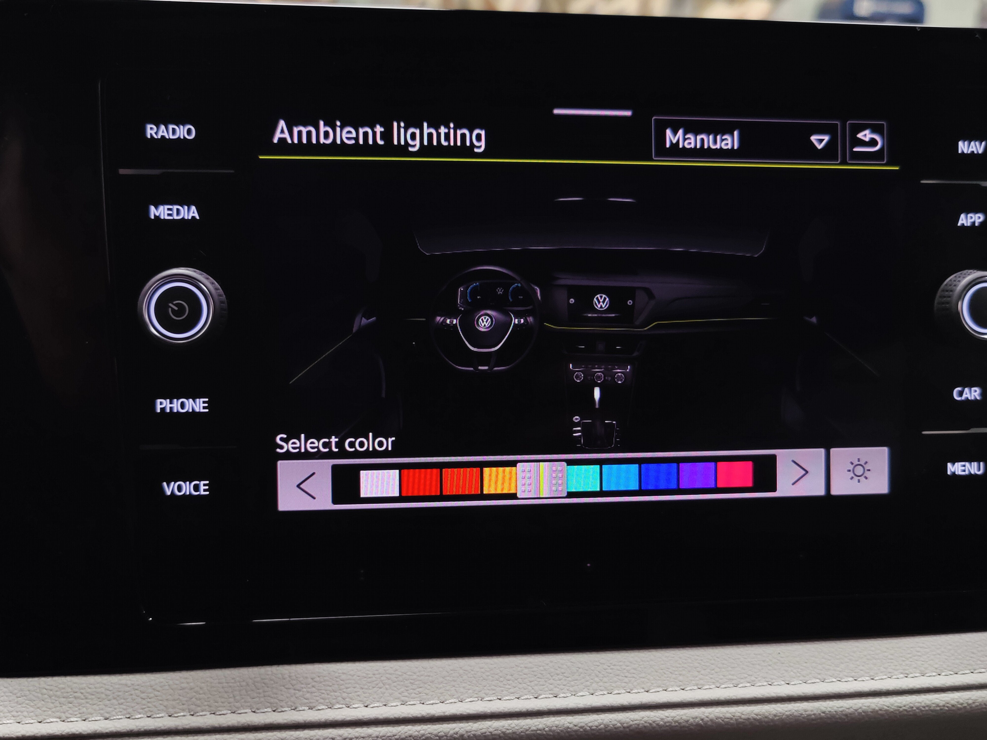 2025 Volkswagen Taos SEL AWD w/Sunroof & Nav