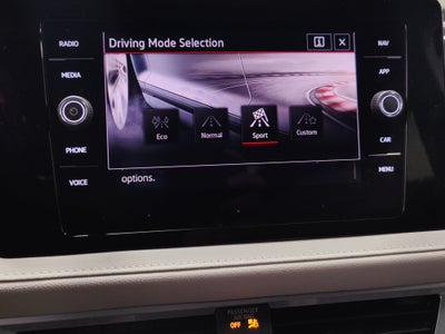 2025 Volkswagen Taos SEL AWD w/Sunroof & Nav