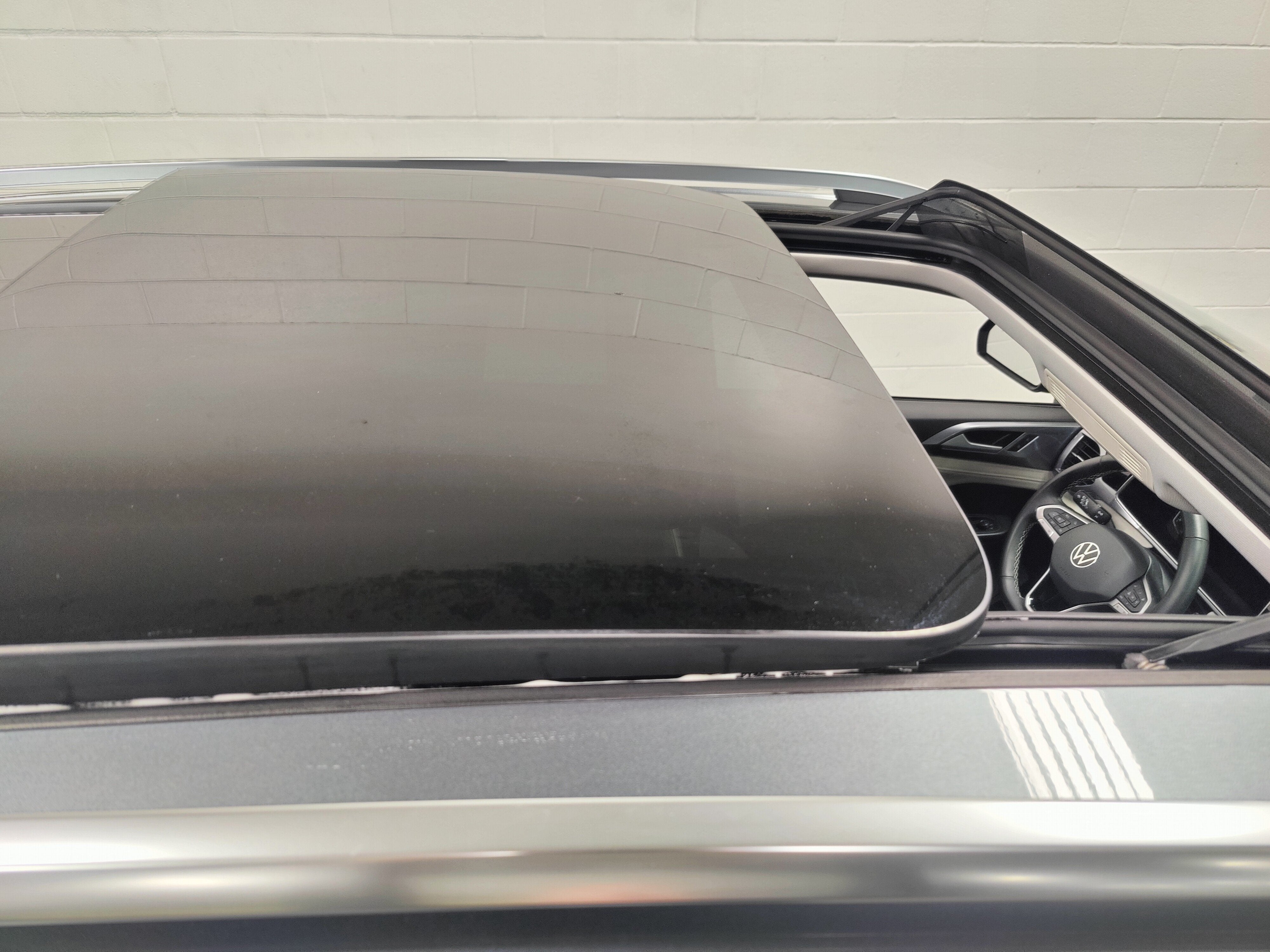 2025 Volkswagen Taos SEL AWD w/Sunroof & Nav