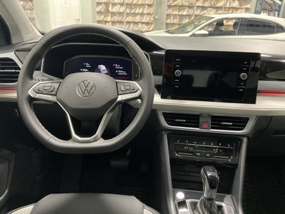 2025 Volkswagen Taos SEL