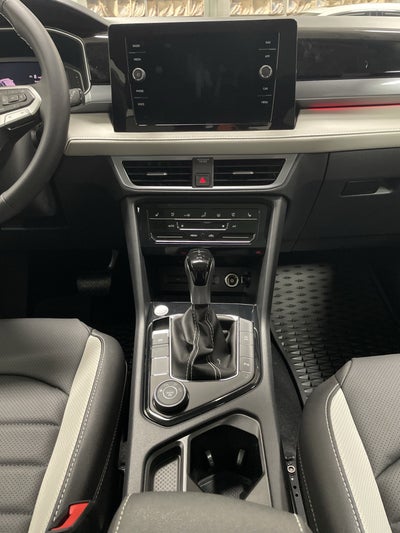 2025 Volkswagen Taos SEL