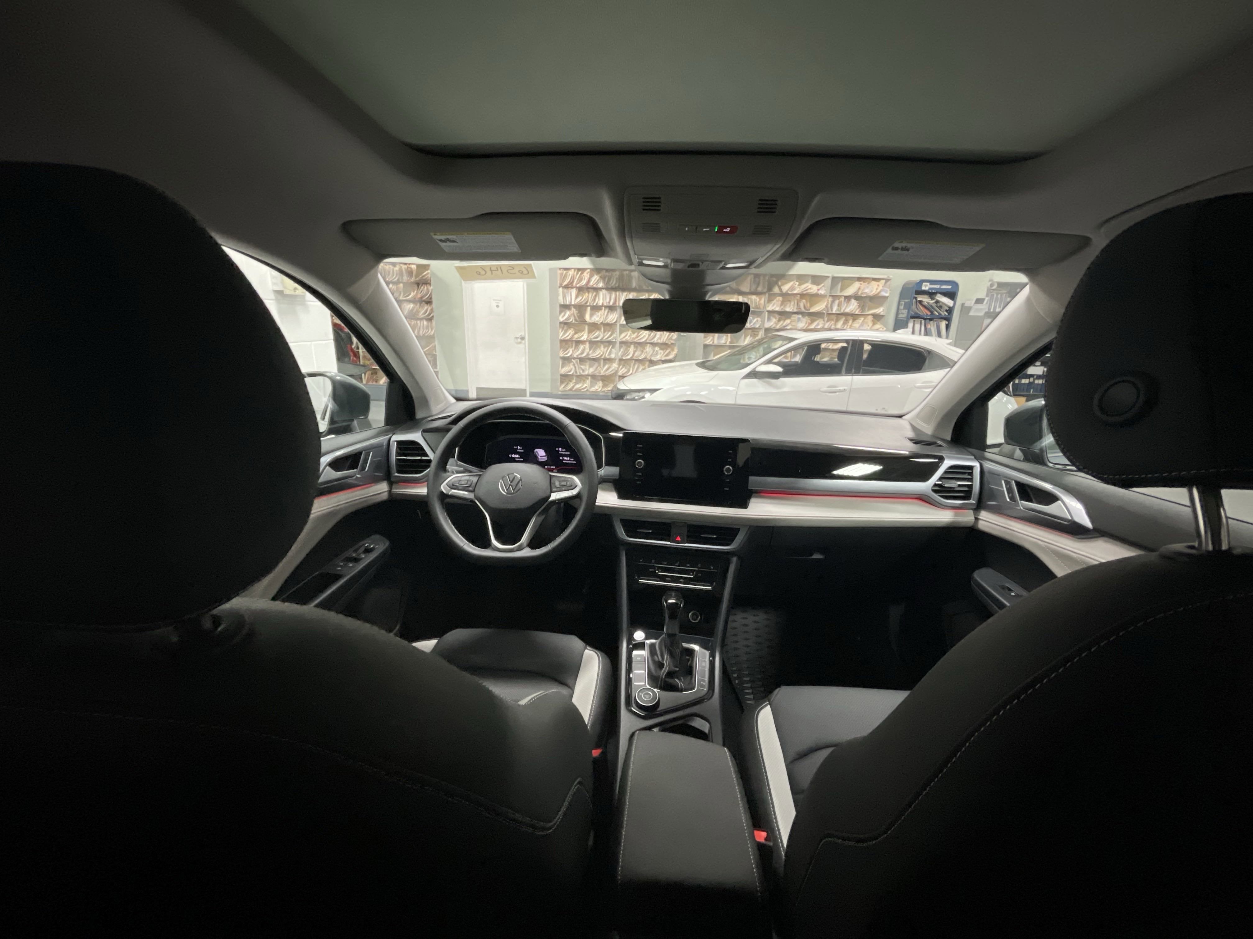 2025 Volkswagen Taos SEL