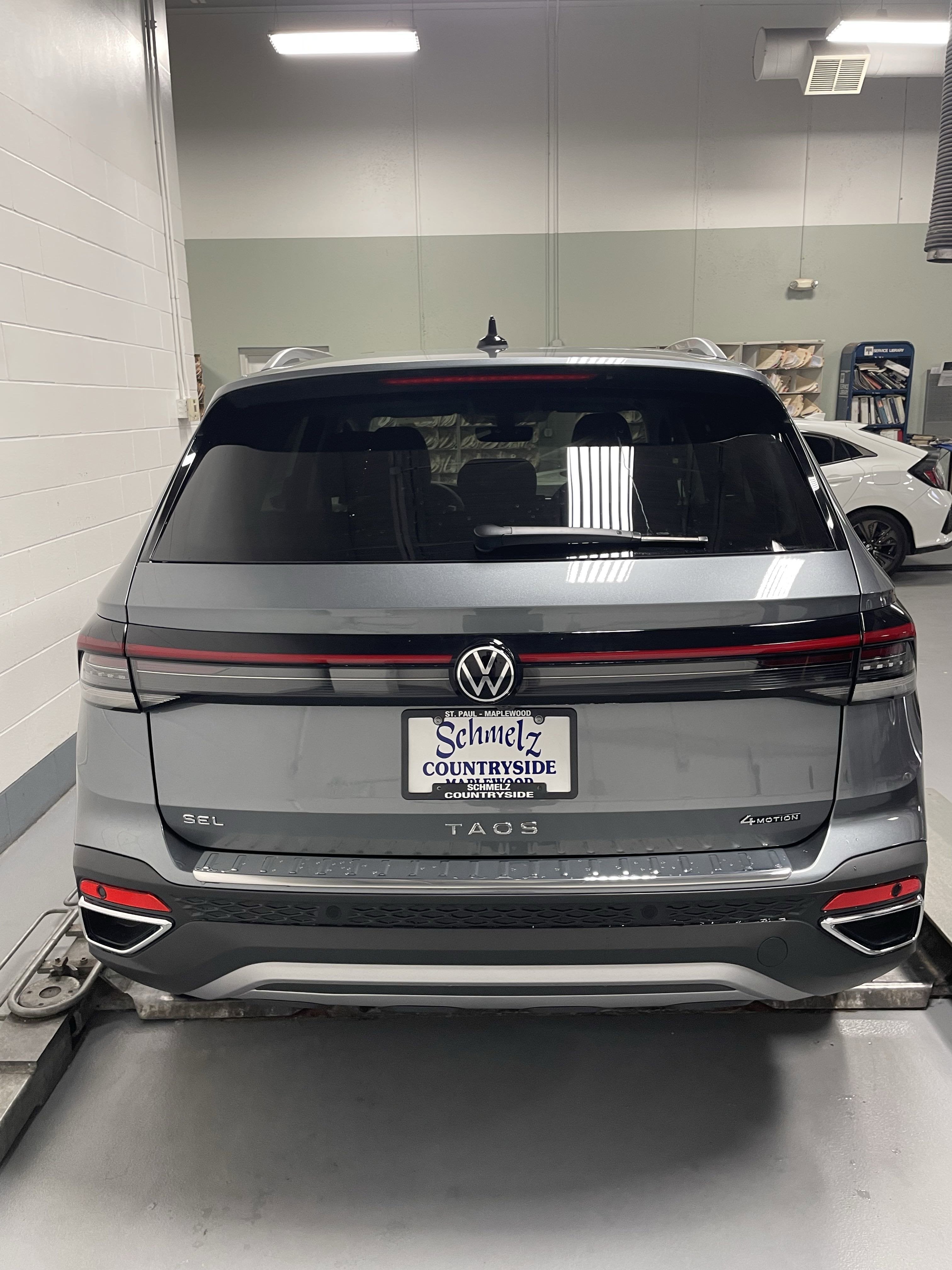 2025 Volkswagen Taos SEL