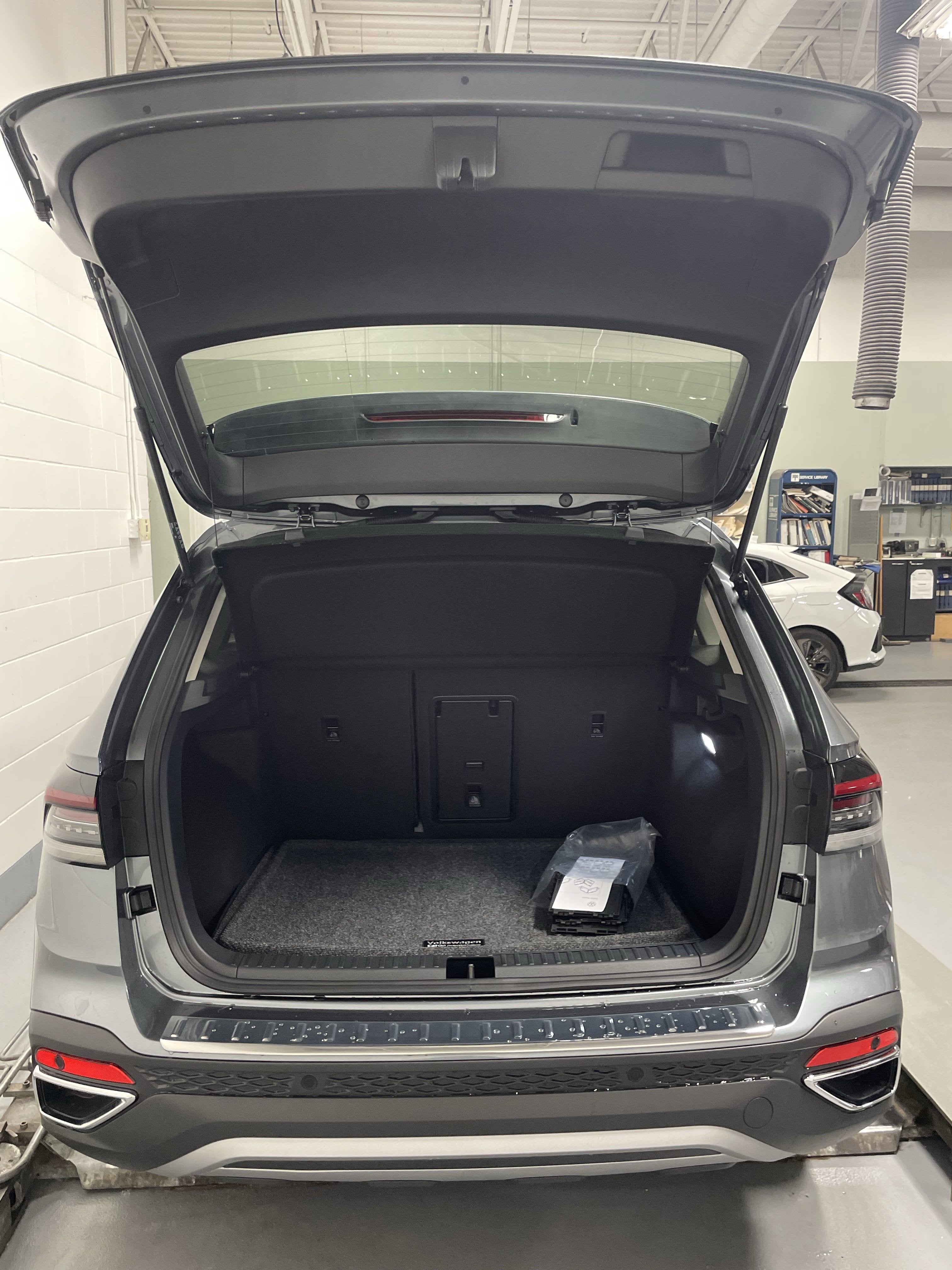 2025 Volkswagen Taos SEL