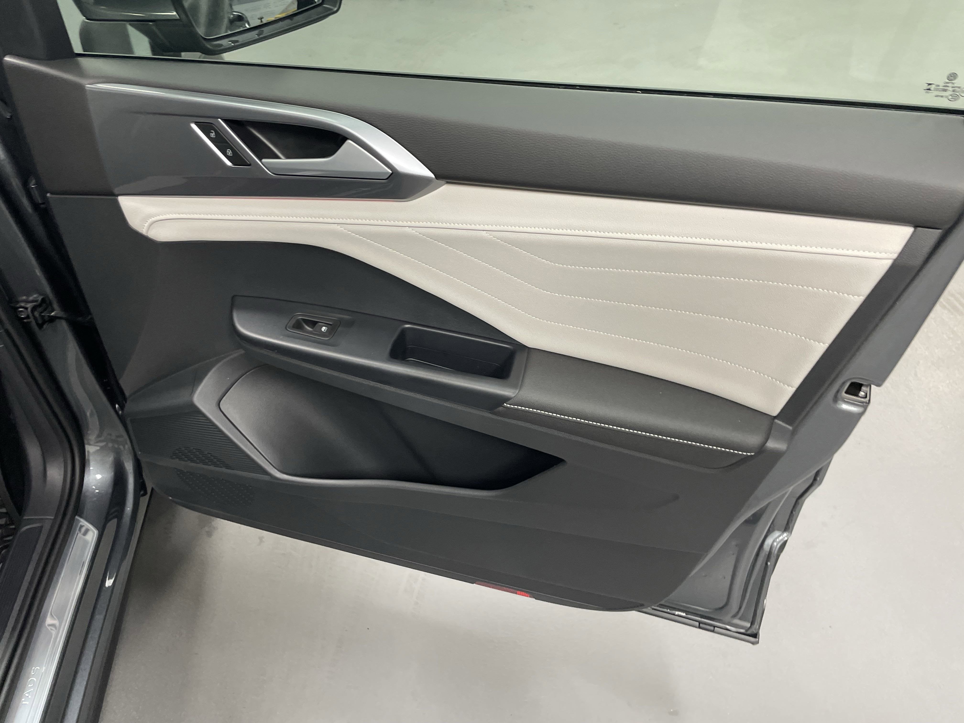 2025 Volkswagen Taos SEL