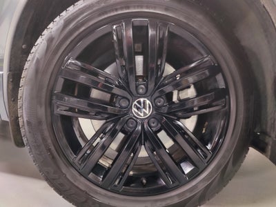 2022 Volkswagen Tiguan SE R-Line Black AWD w/SUnroof