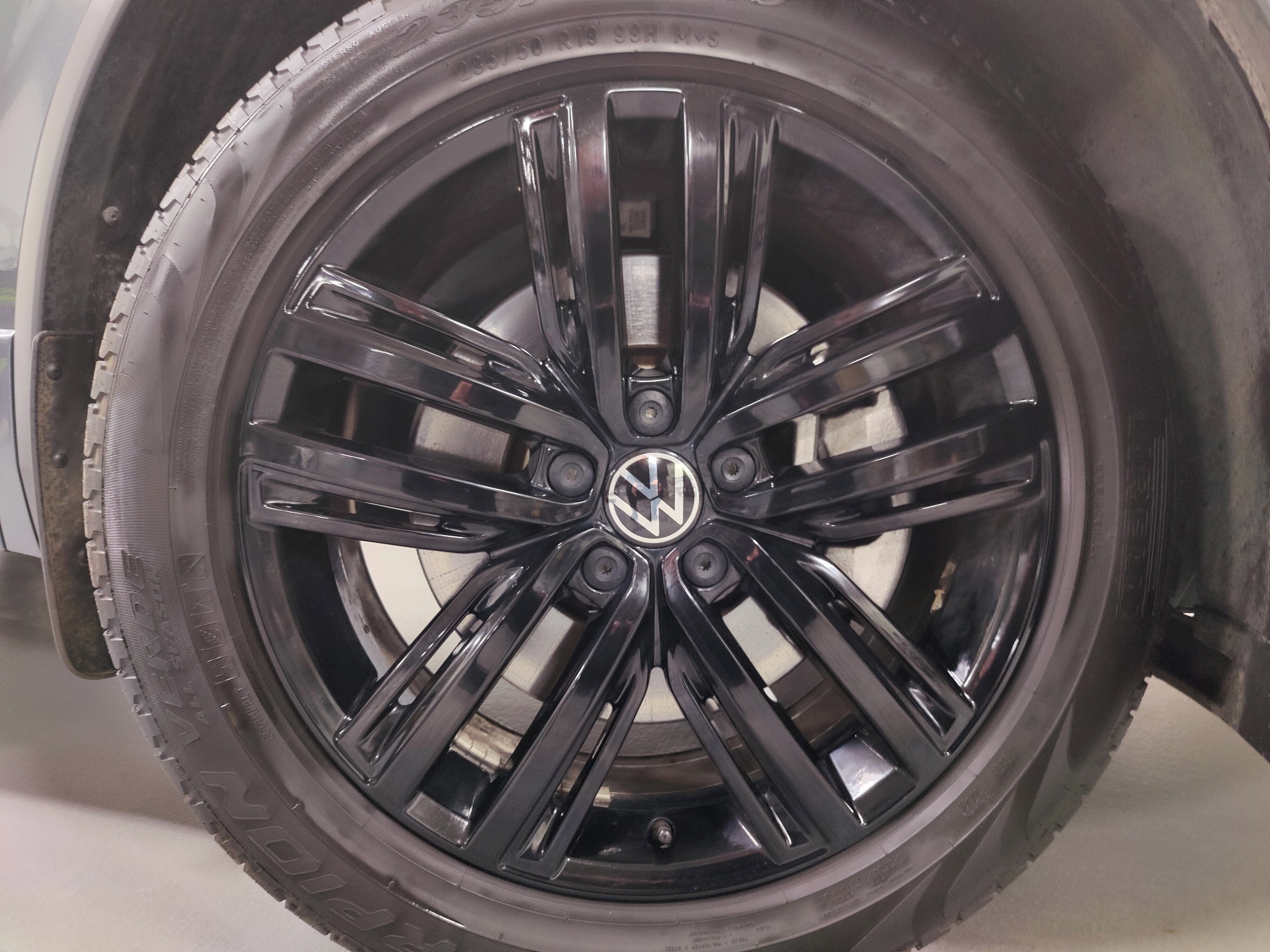 2022 Volkswagen Tiguan SE R-Line Black AWD w/SUnroof