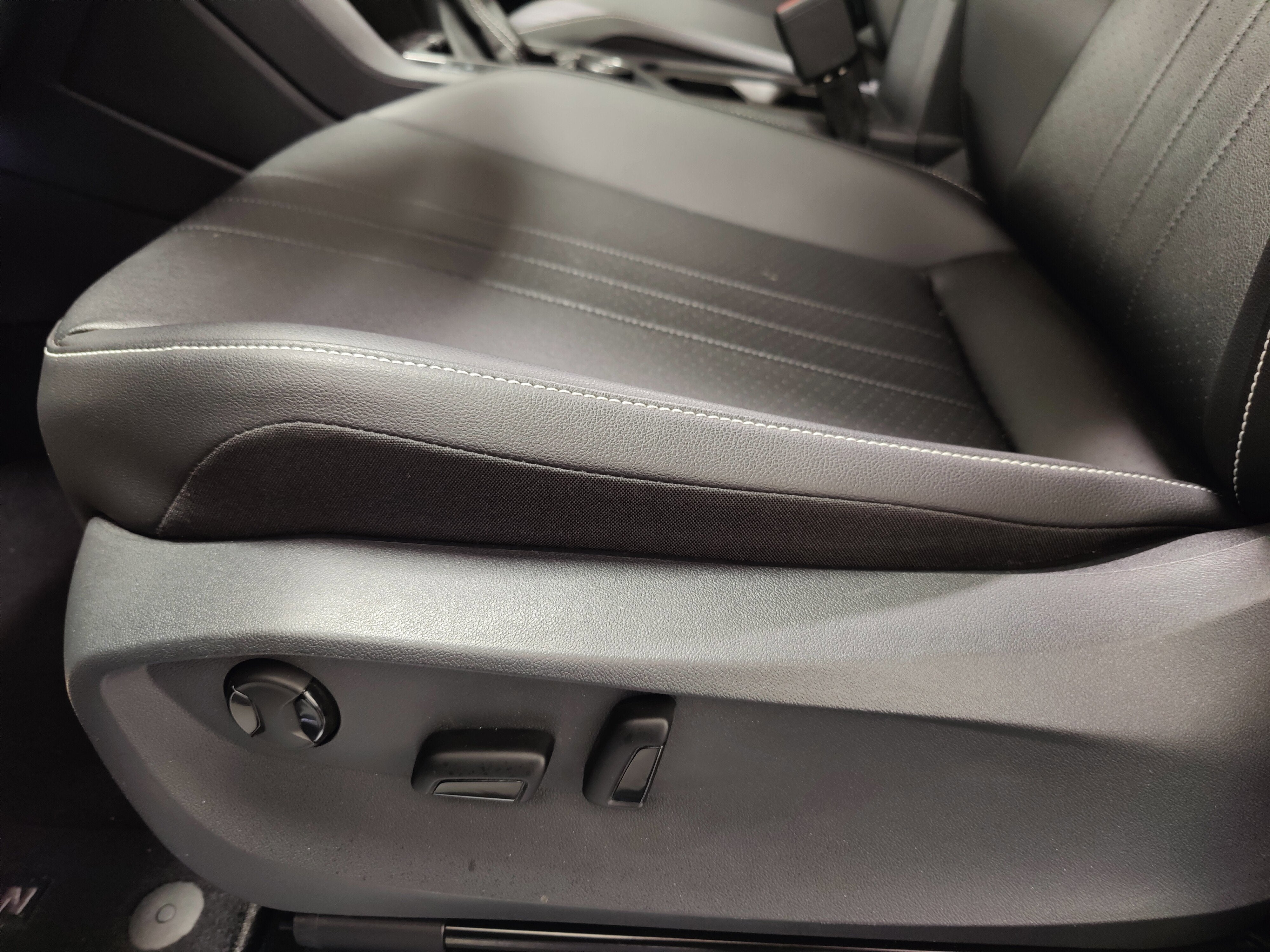 2022 Volkswagen Tiguan SE R-Line Black AWD w/SUnroof