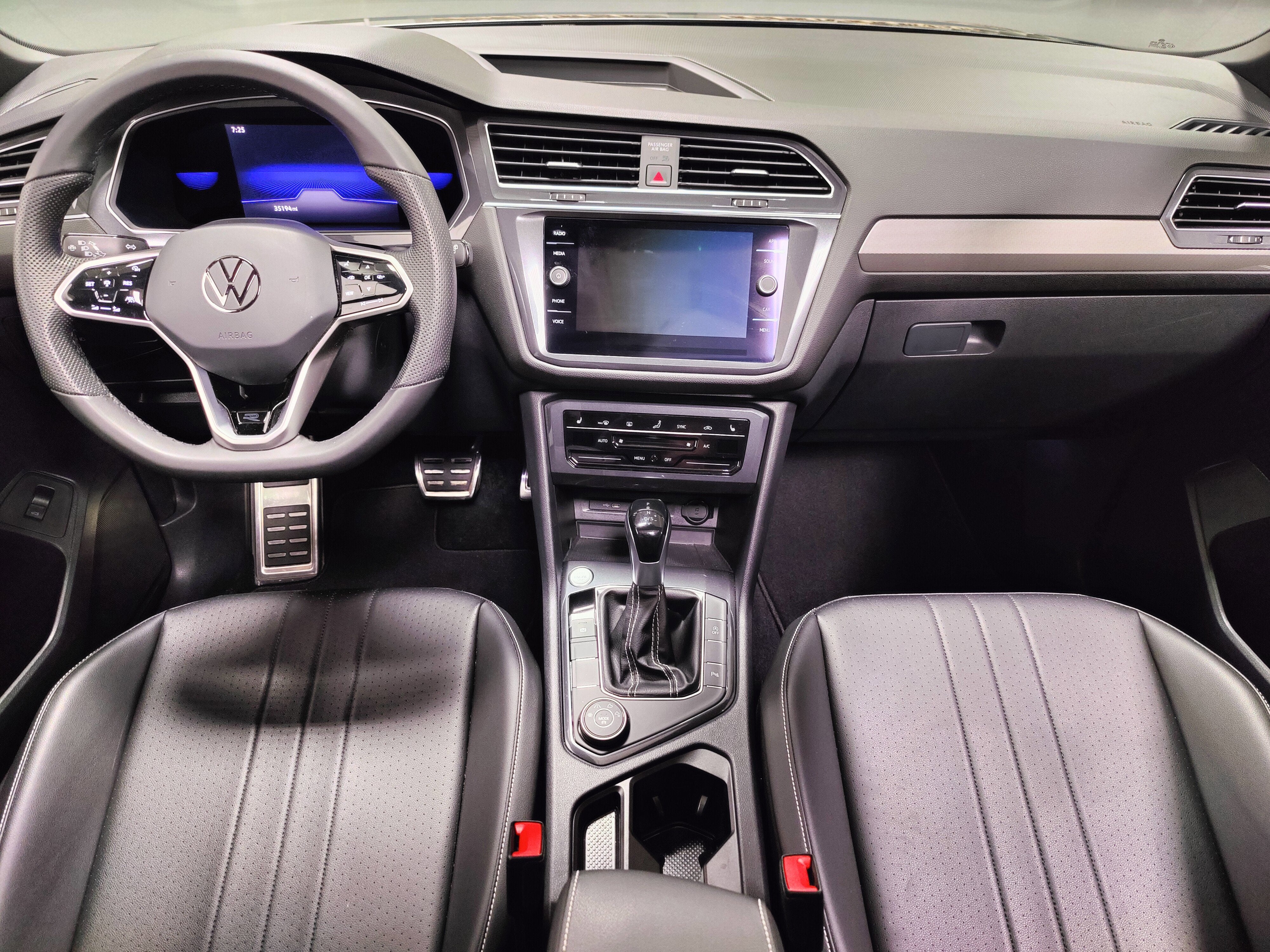 2022 Volkswagen Tiguan SE R-Line Black AWD w/SUnroof