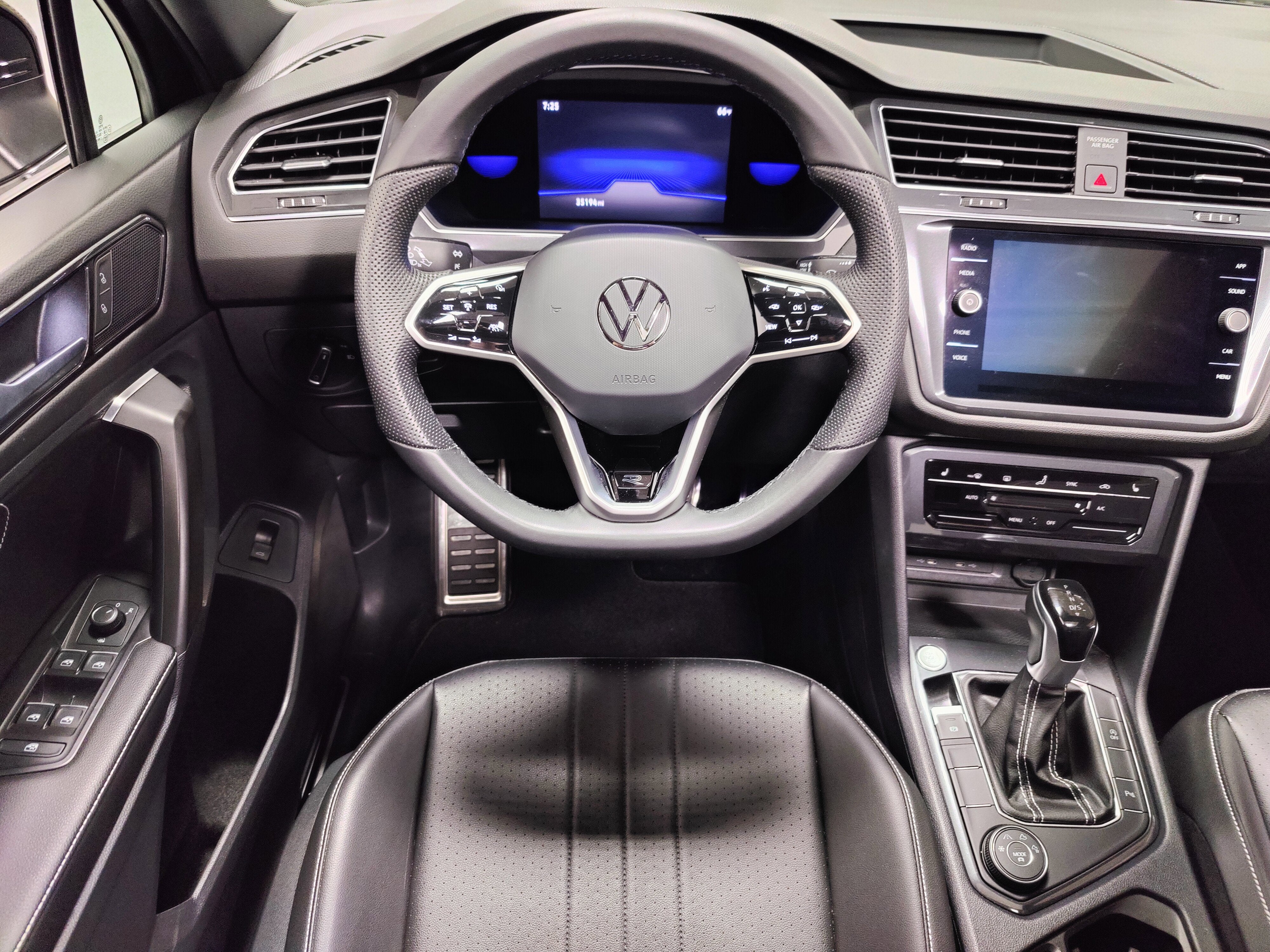 2022 Volkswagen Tiguan SE R-Line Black AWD w/SUnroof