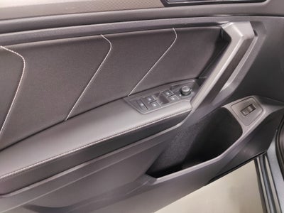 2022 Volkswagen Tiguan SE R-Line Black AWD w/SUnroof