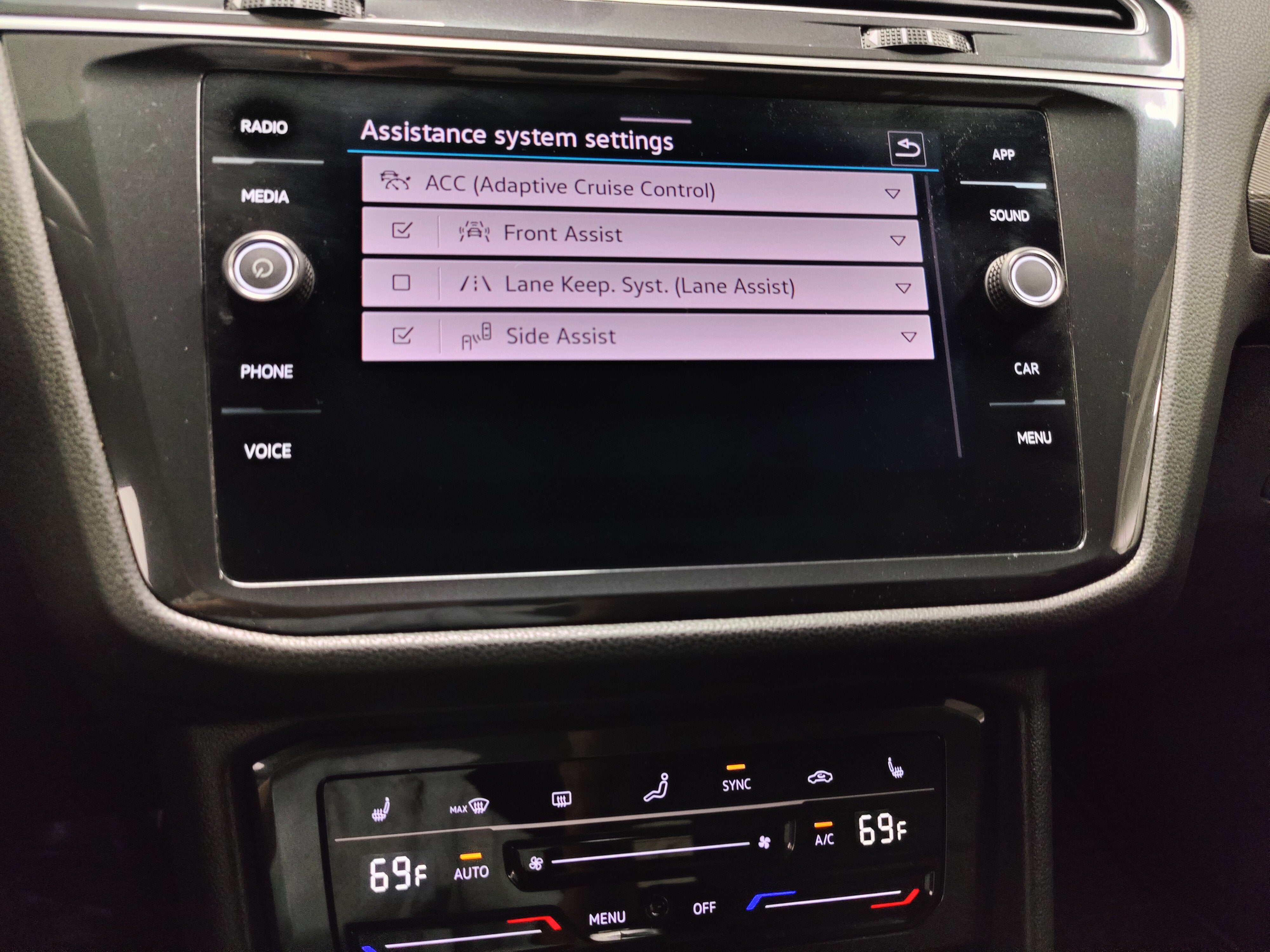 2023 Volkswagen Tiguan SE R-Line Black AWD w/Sunroof