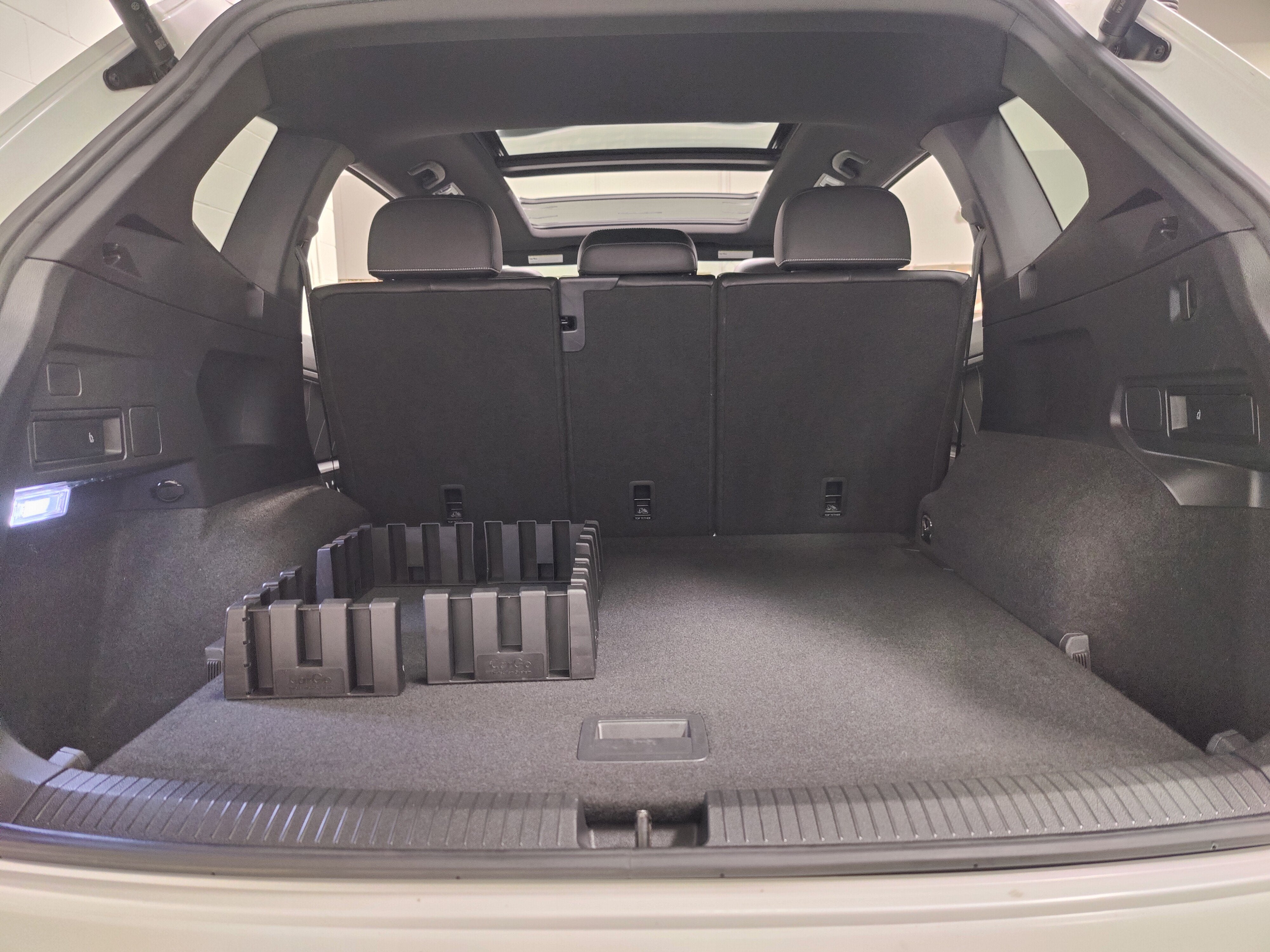 2022 Volkswagen Tiguan SE R-Line Black AWD w/Sunroof