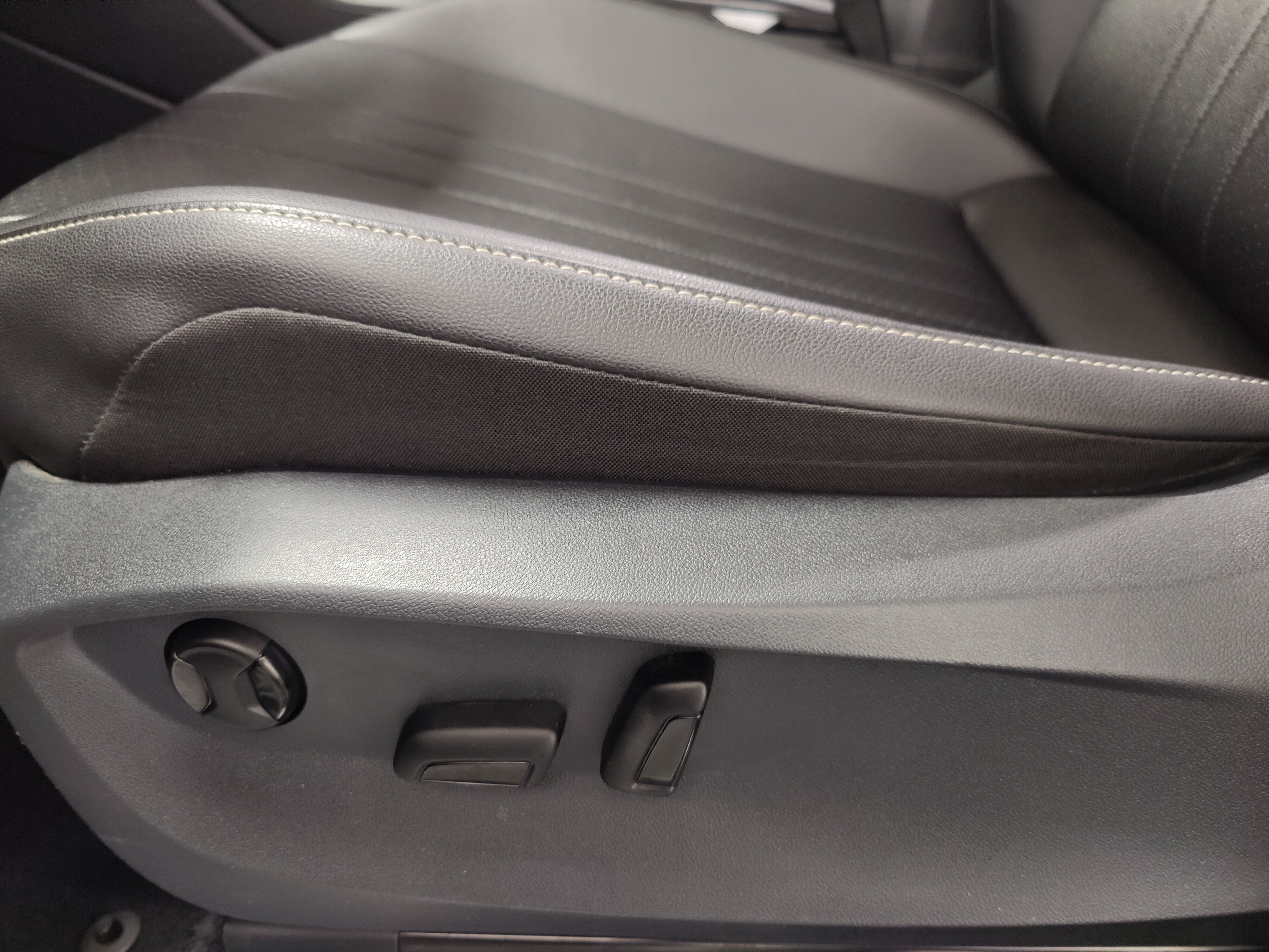 2022 Volkswagen Tiguan SE R-Line Black AWD w/Sunroof