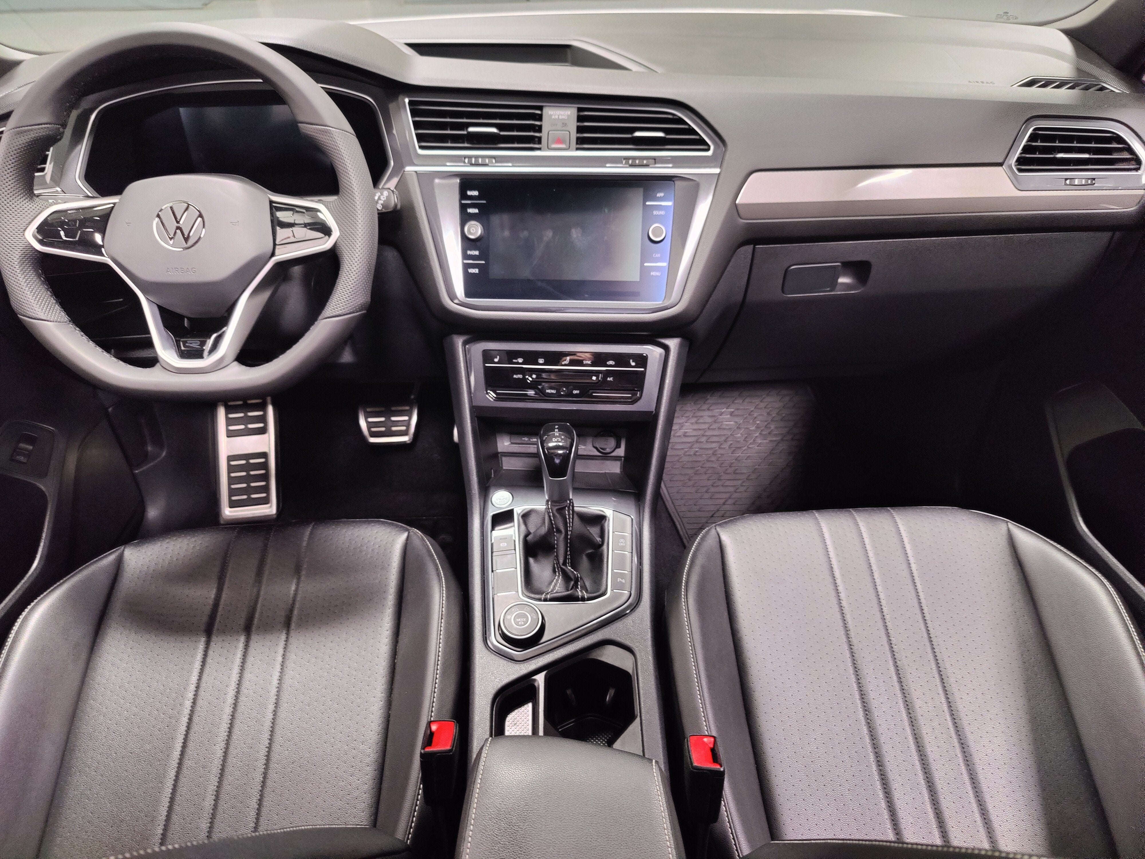 2022 Volkswagen Tiguan SE R-Line Black AWD w/Sunroof