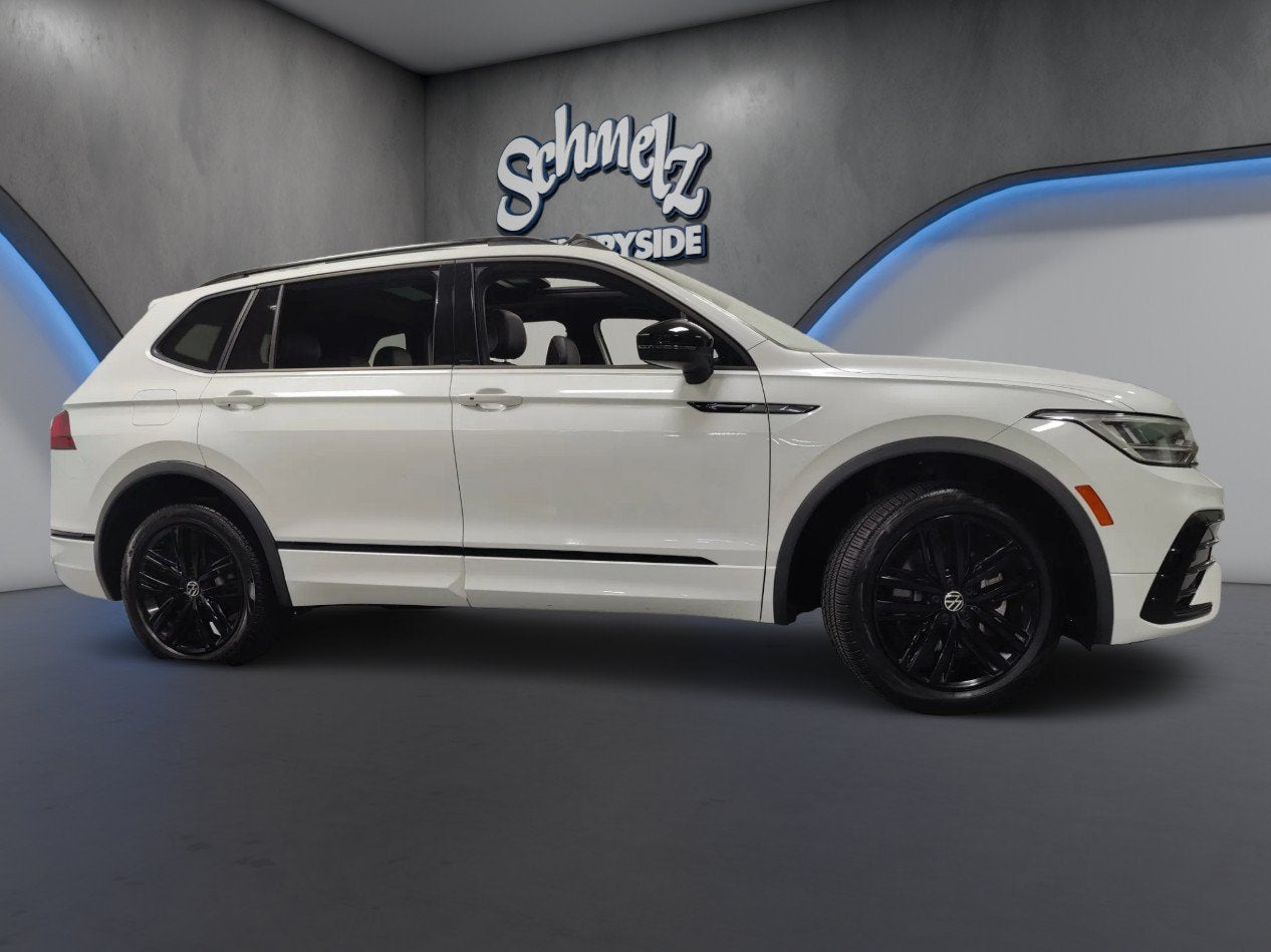 2022 Volkswagen Tiguan SE R-Line Black AWD w/Sunroof