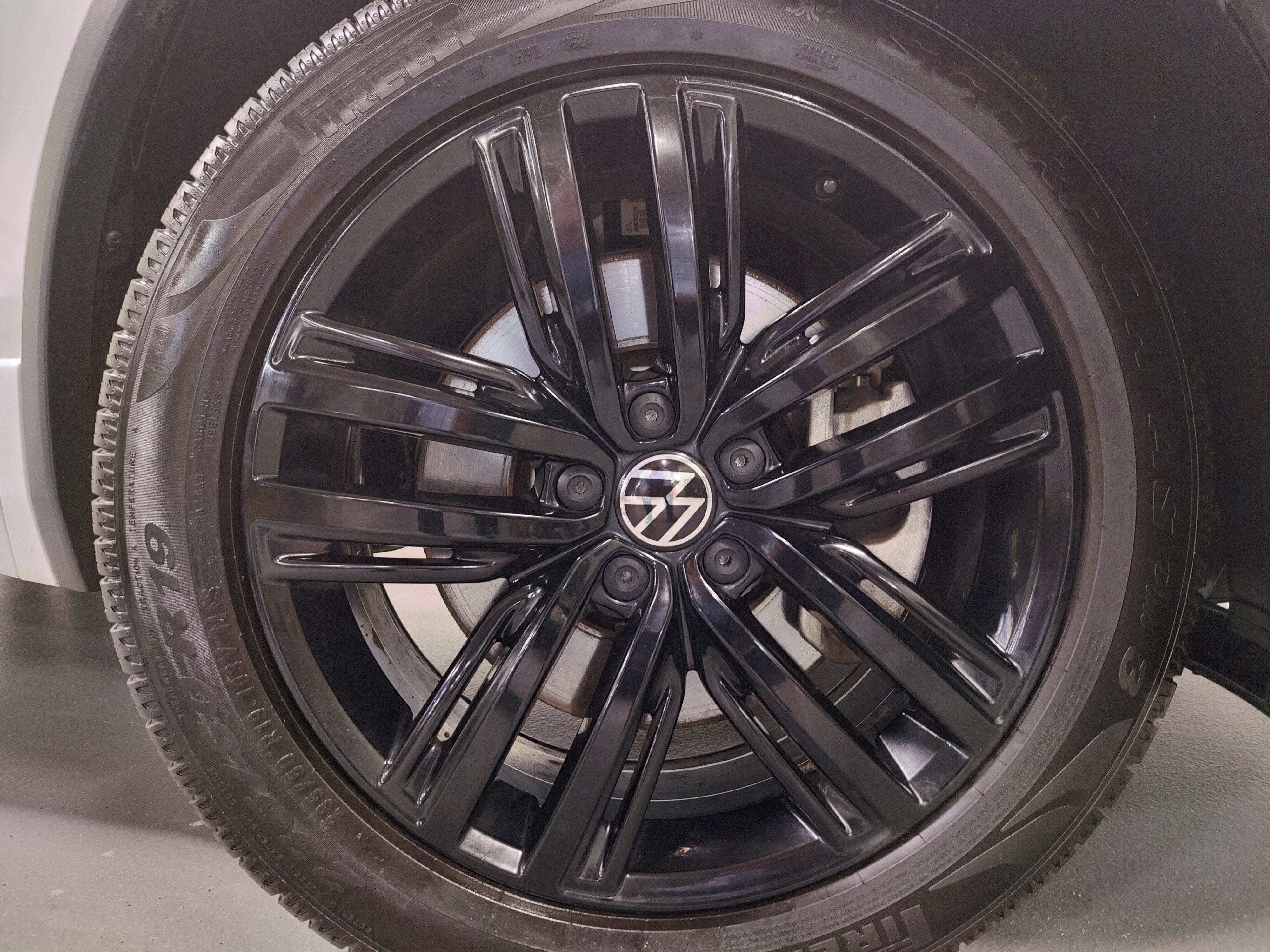 2022 Volkswagen Tiguan SE R-Line Black AWD w/Sunroof