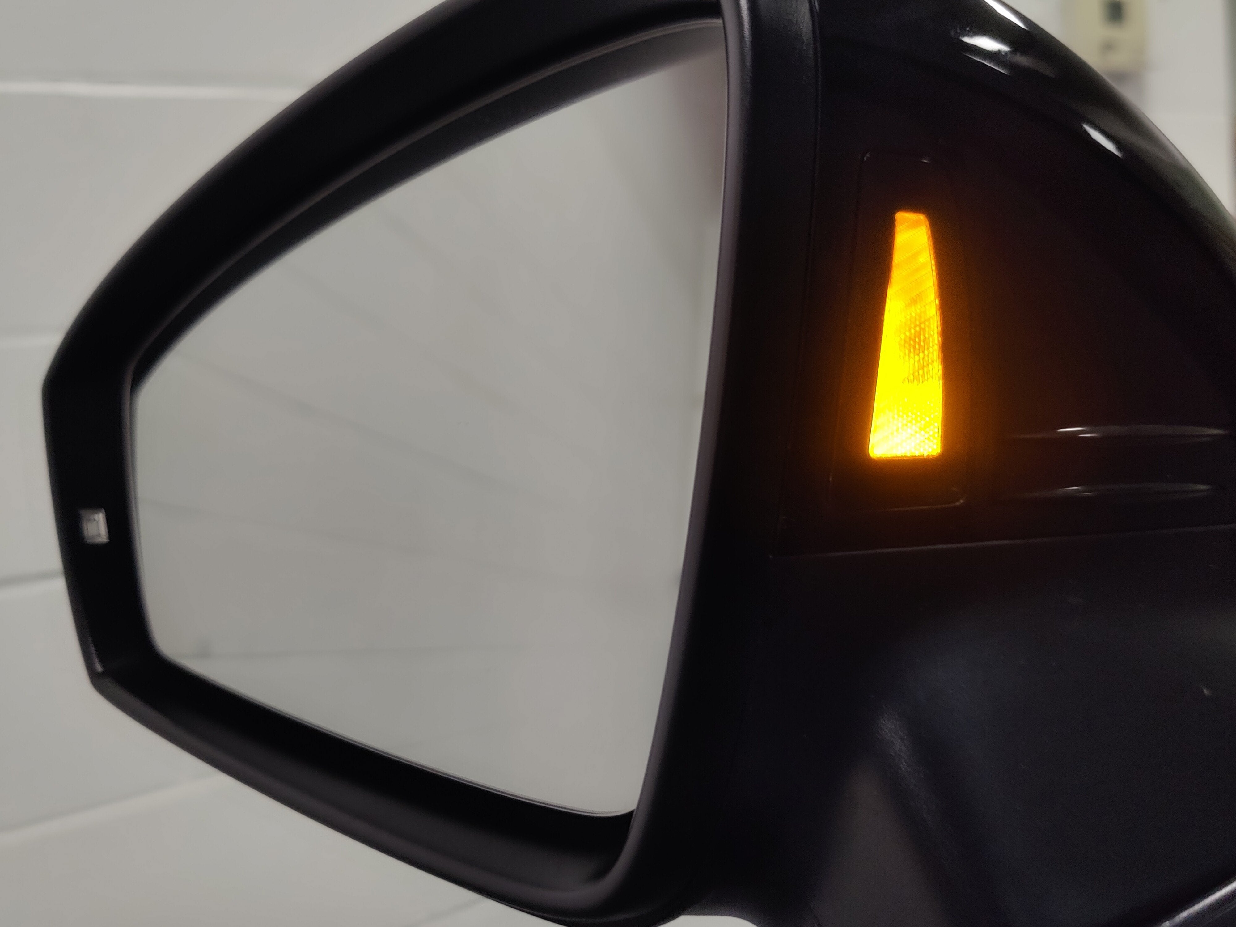 2024 Volkswagen Tiguan SE R-Line Black AWD w/Sunroof