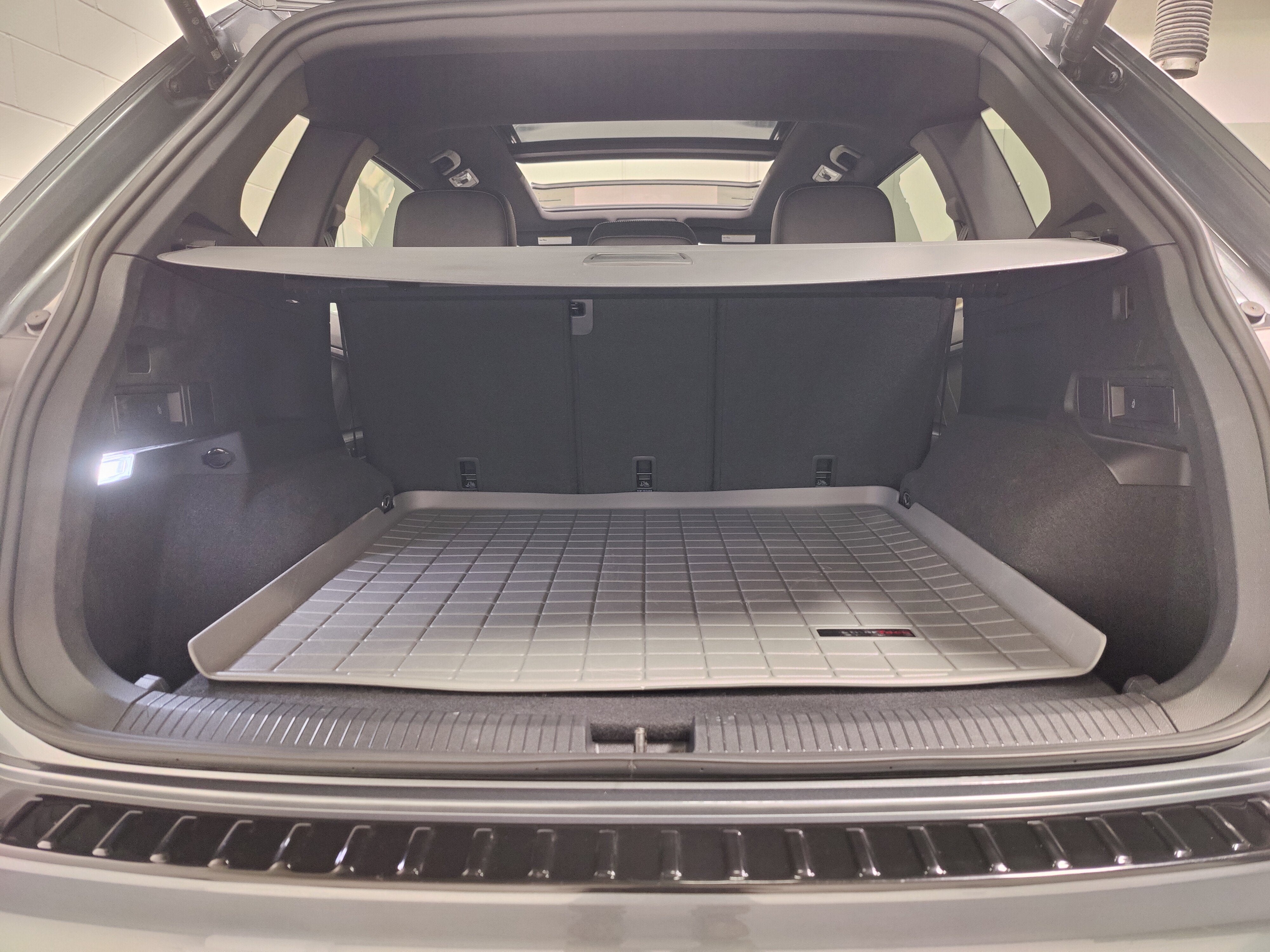 2024 Volkswagen Tiguan SE R-Line Black AWD w/Sunroof