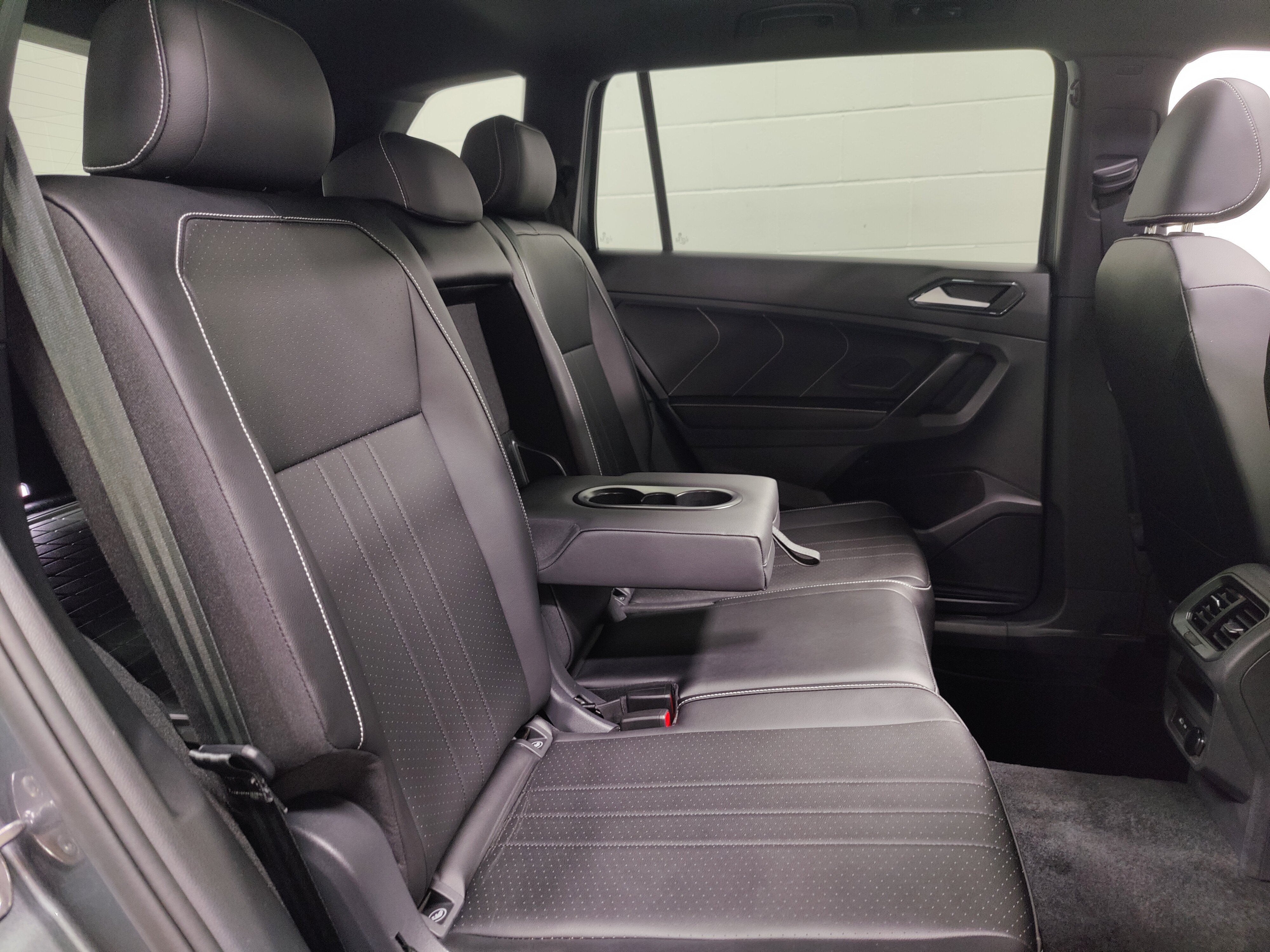 2024 Volkswagen Tiguan SE R-Line Black AWD w/Sunroof