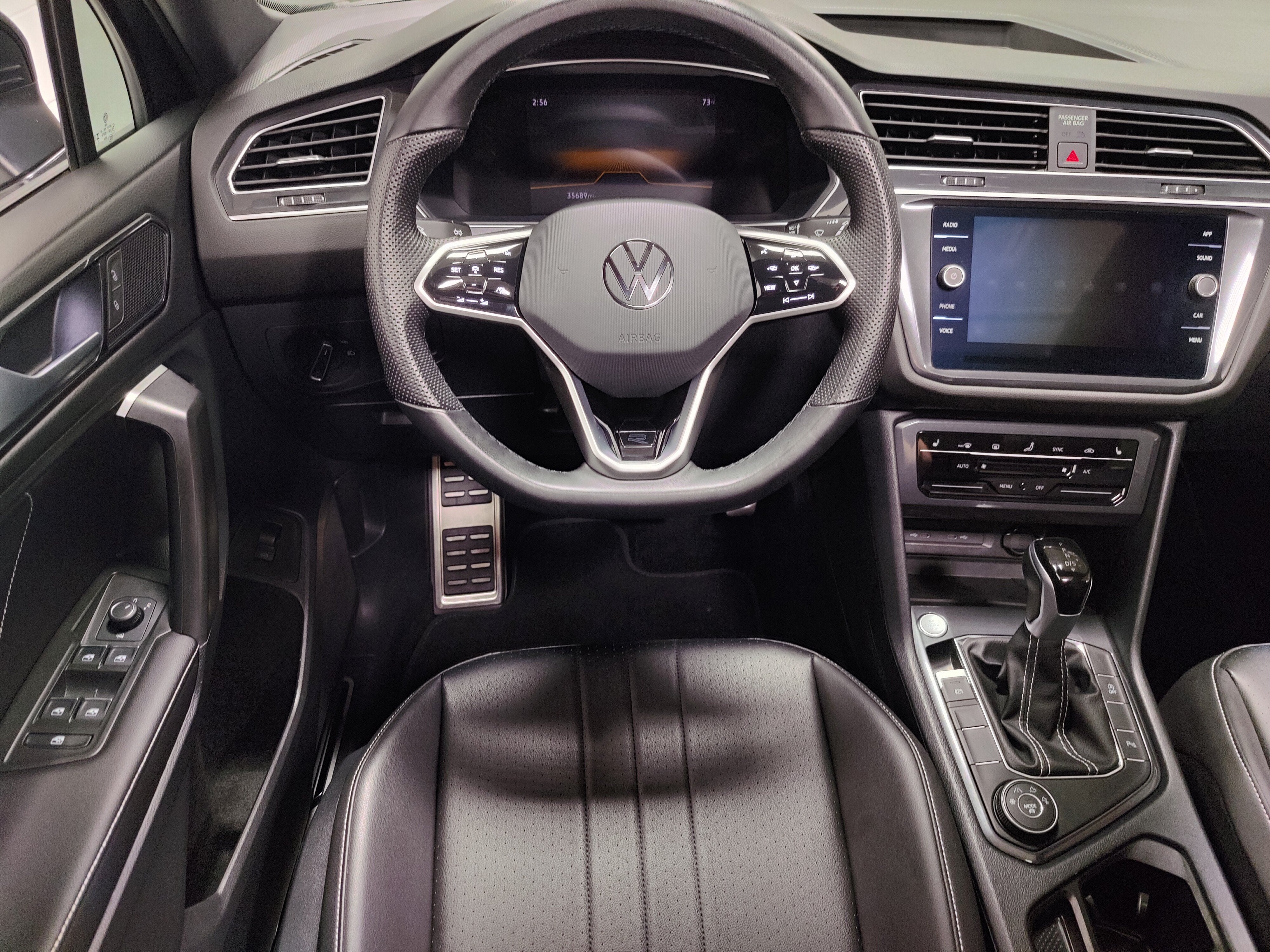 2024 Volkswagen Tiguan SE R-Line Black AWD w/Sunroof