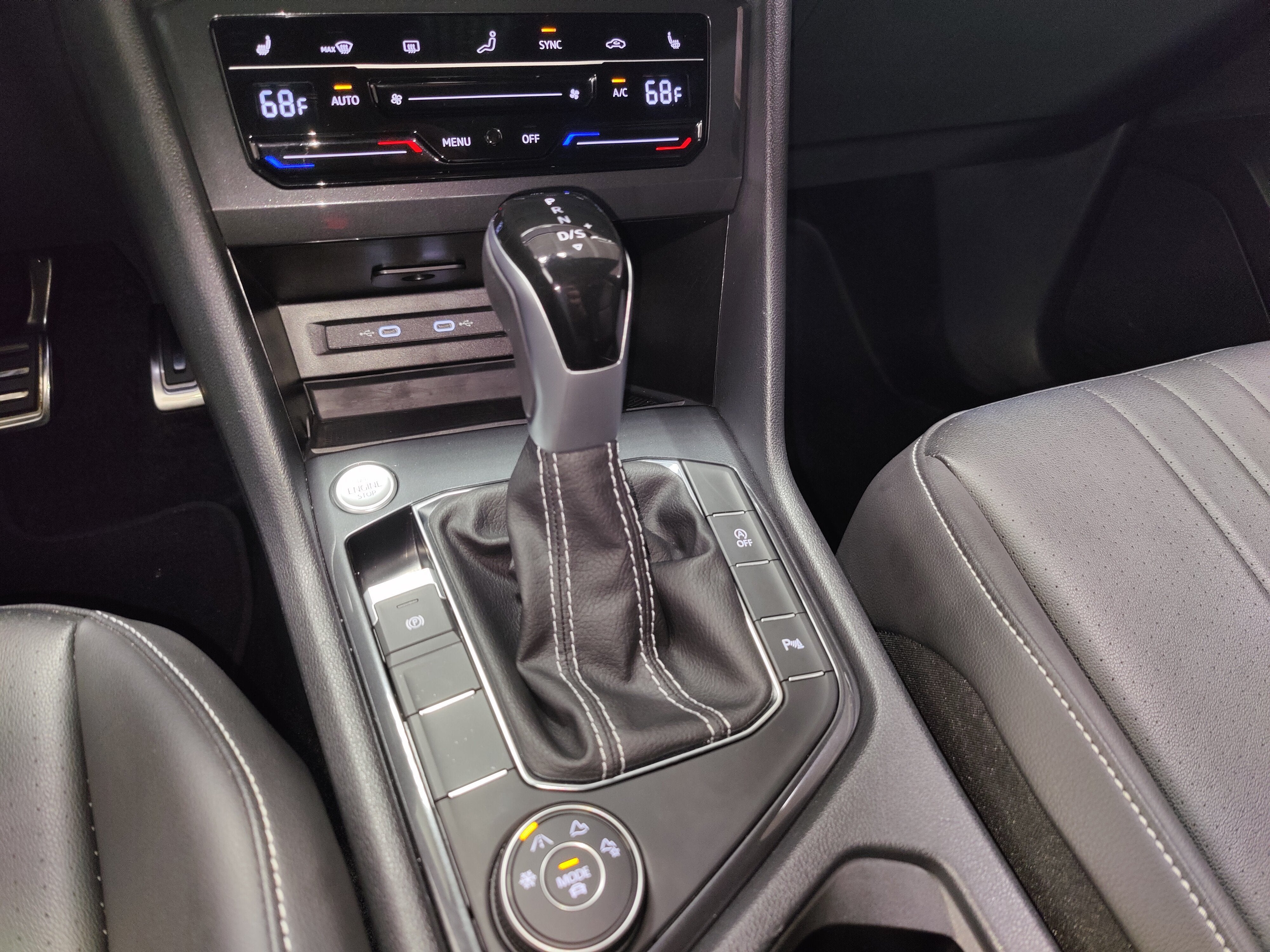 2024 Volkswagen Tiguan SE R-Line Black AWD w/Sunroof