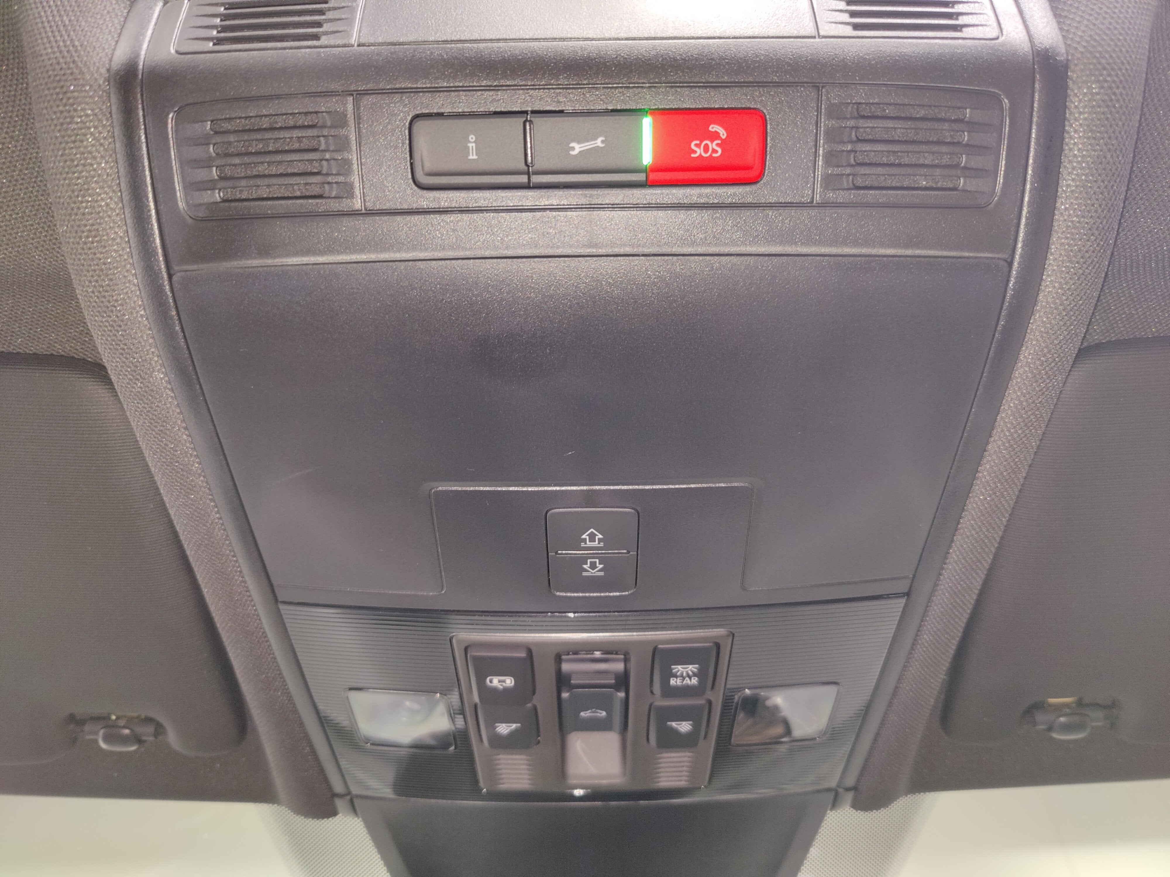 2024 Volkswagen Tiguan SE R-Line Black AWD w/Sunroof