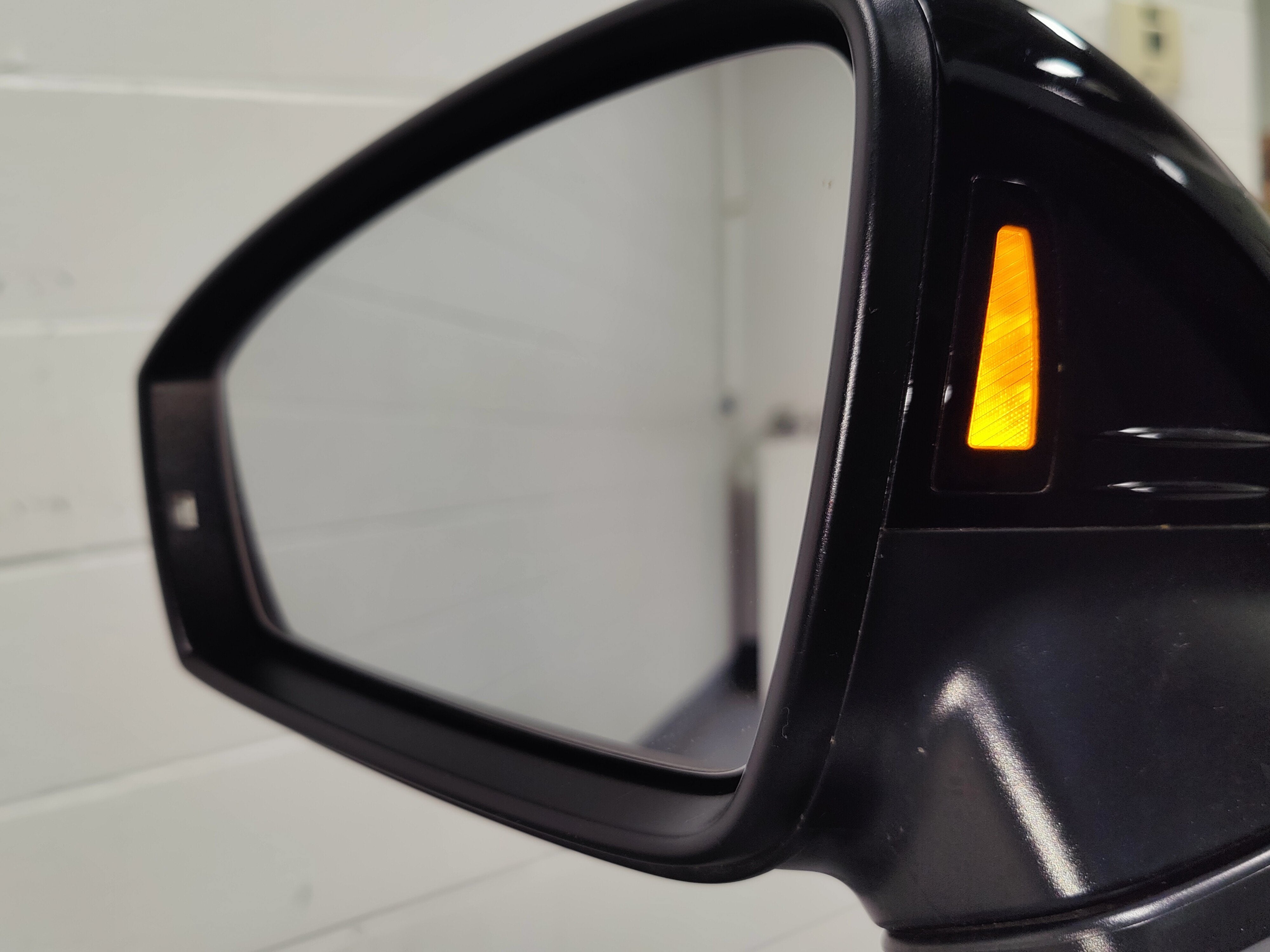 2023 Volkswagen Tiguan AWD SE R-Line Black w/Sunroof