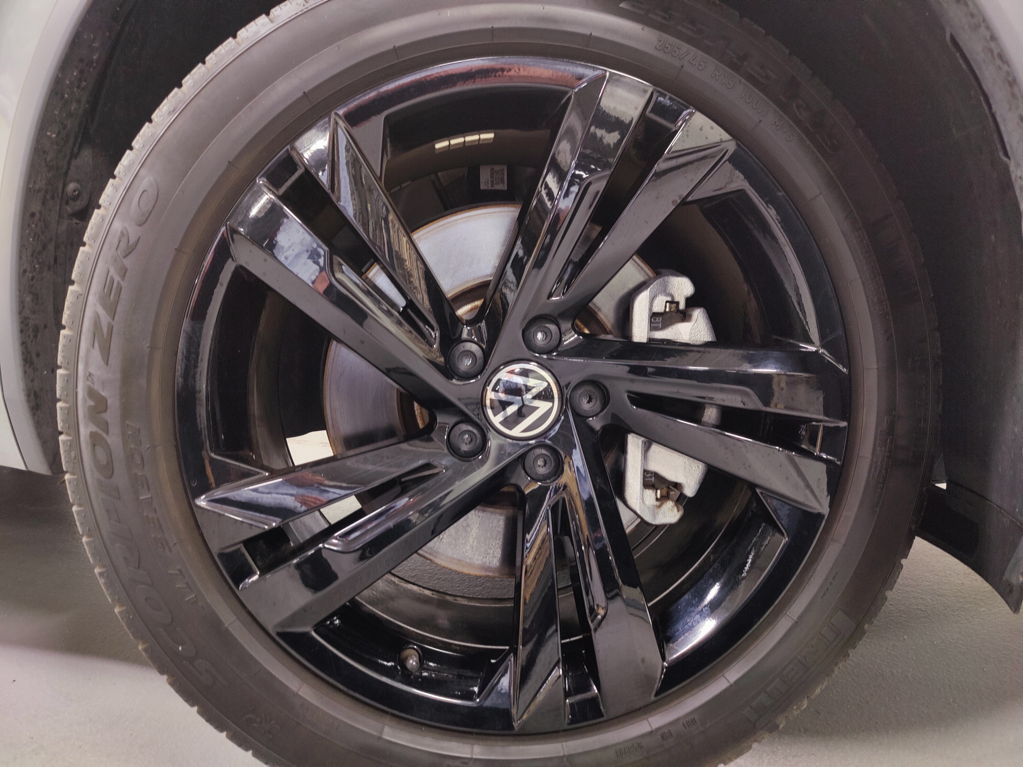 2023 Volkswagen Tiguan AWD SE R-Line Black w/Sunroof