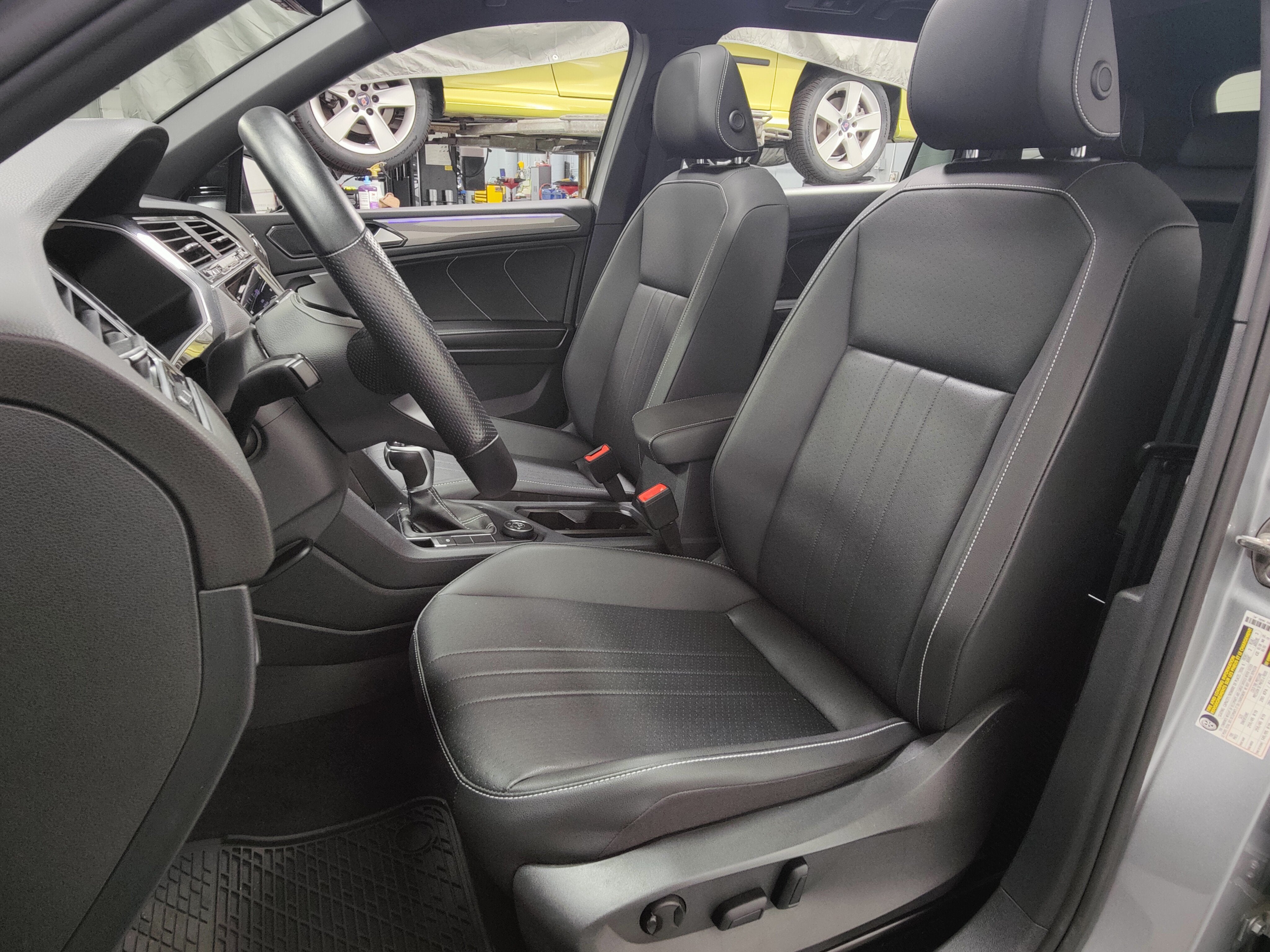 2023 Volkswagen Tiguan AWD SE R-Line Black w/Sunroof