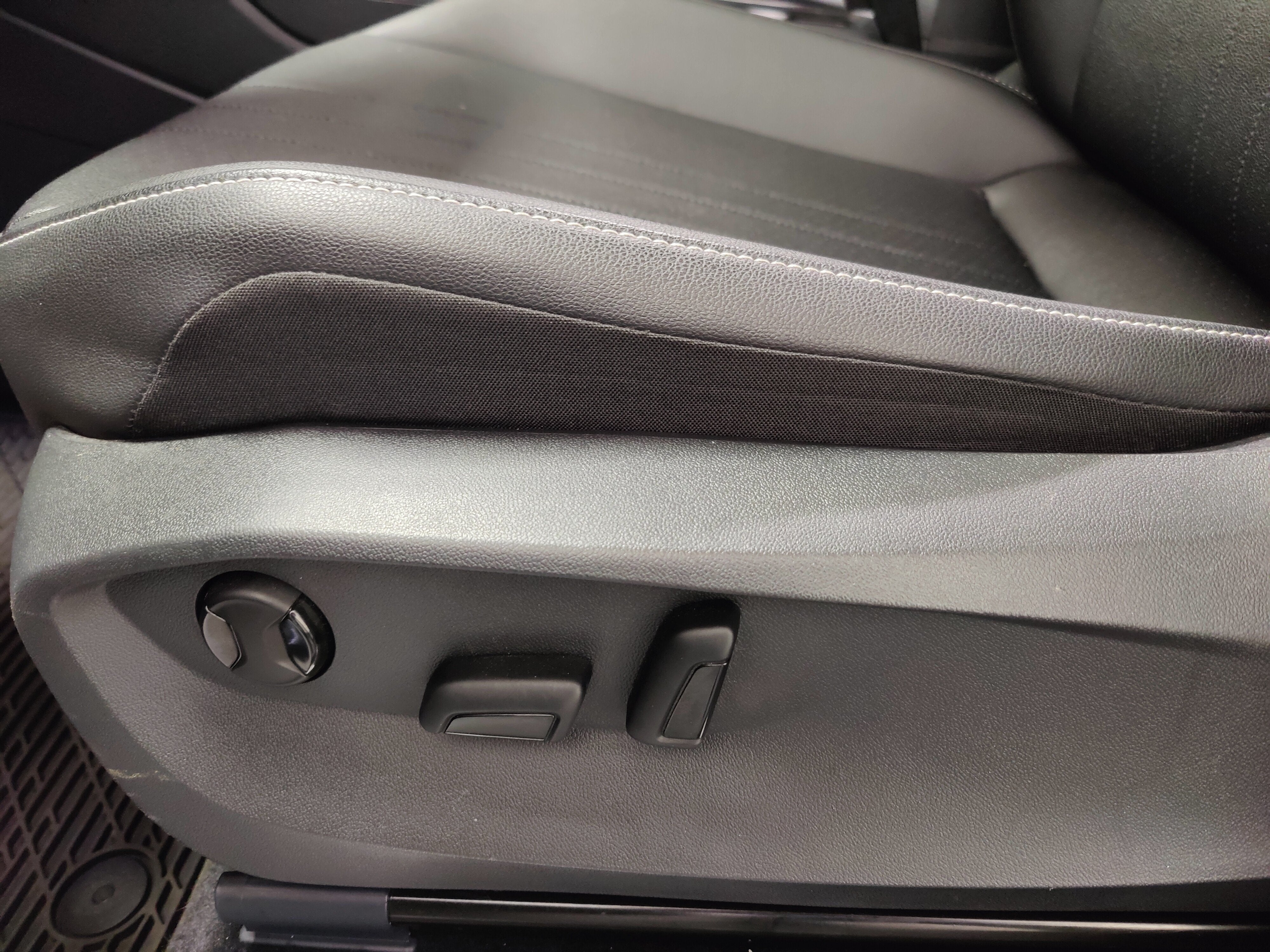 2023 Volkswagen Tiguan AWD SE R-Line Black w/Sunroof
