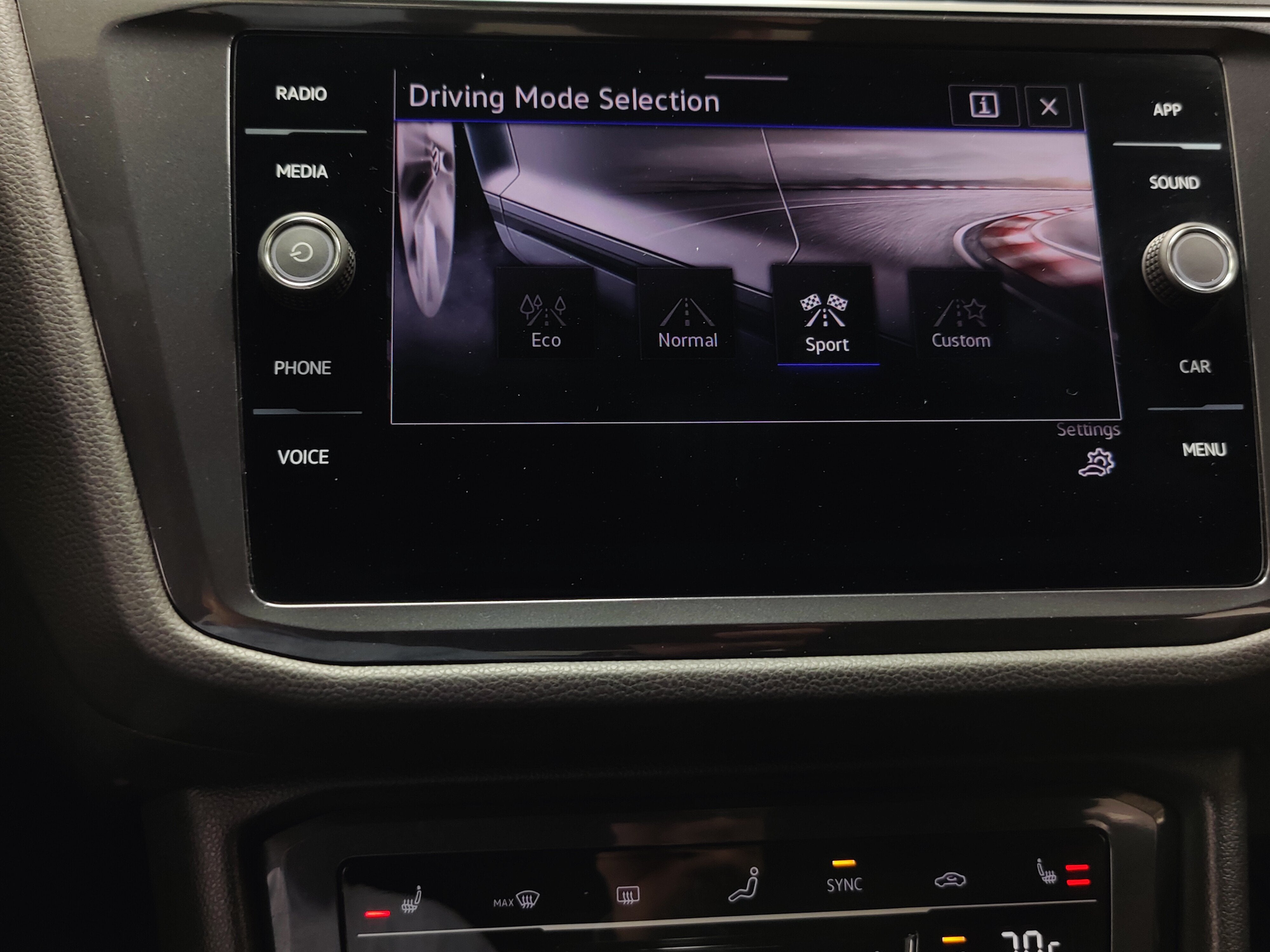 2023 Volkswagen Tiguan AWD SE R-Line Black w/Sunroof