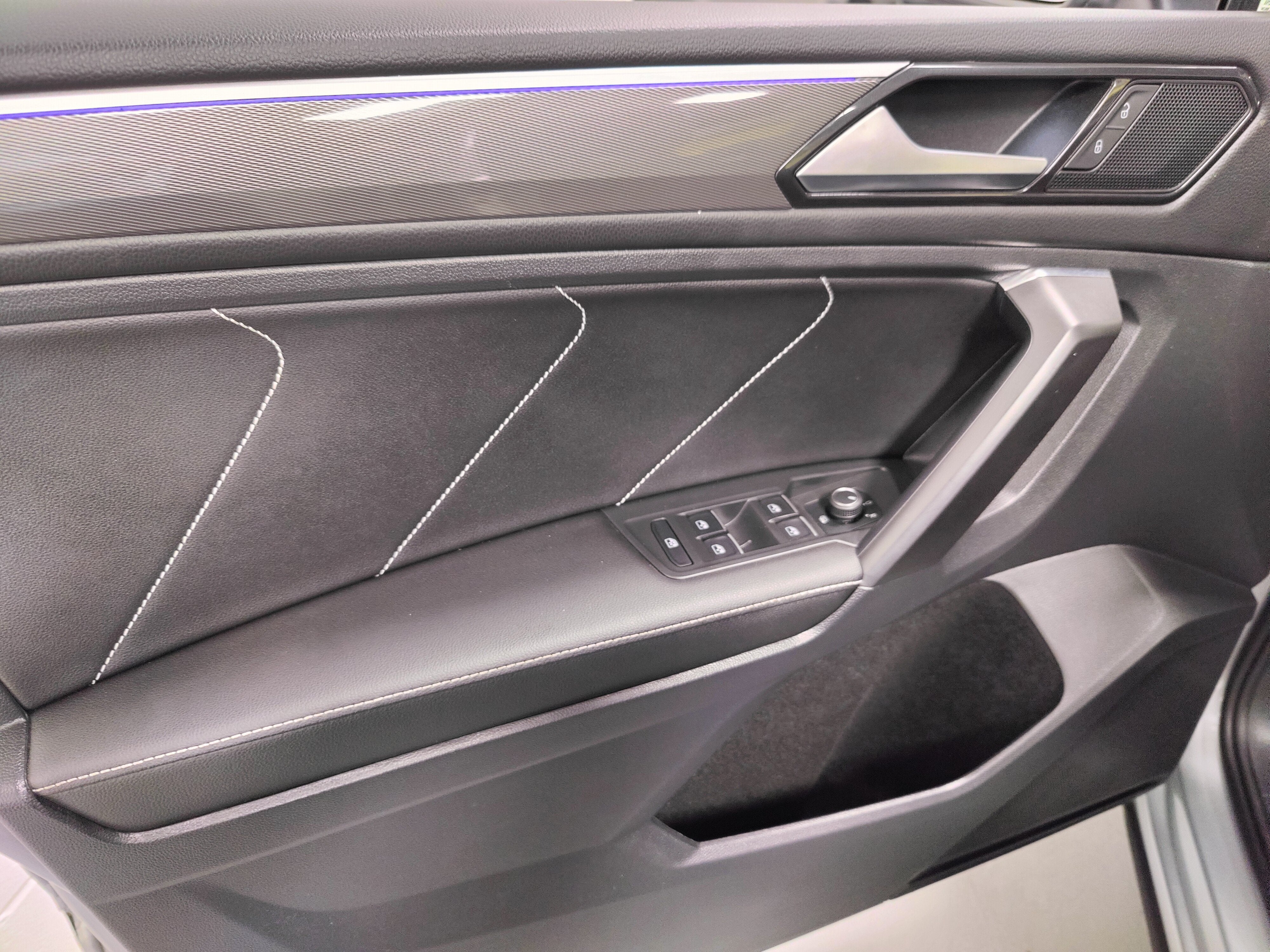 2023 Volkswagen Tiguan AWD SE R-Line Black w/Sunroof
