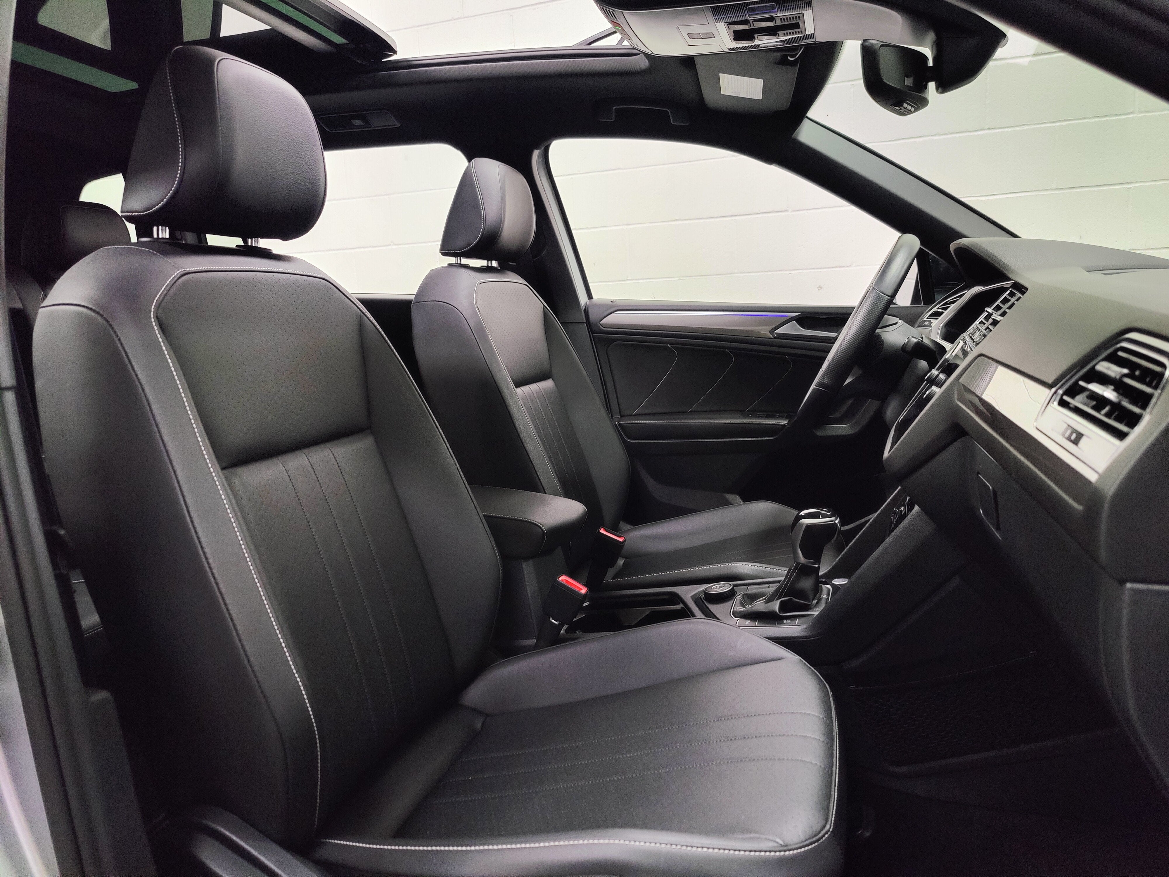 2023 Volkswagen Tiguan AWD SE R-Line Black w/Sunroof