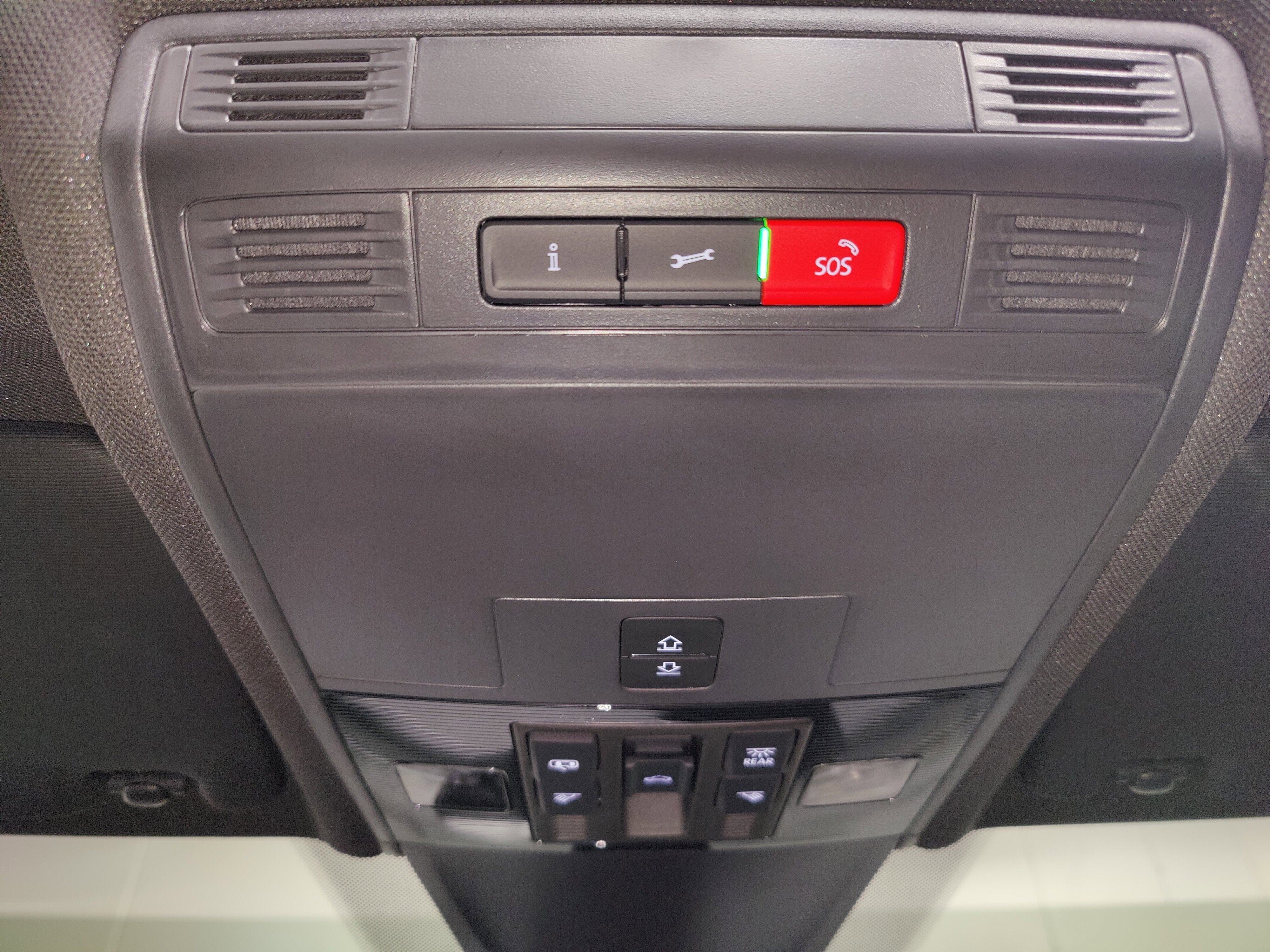 2024 Volkswagen Tiguan SE AWD R-Line Black w/Sunroof