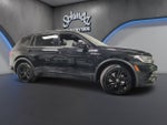 2024 Volkswagen Tiguan SE AWD R-Line Black w/Sunroof