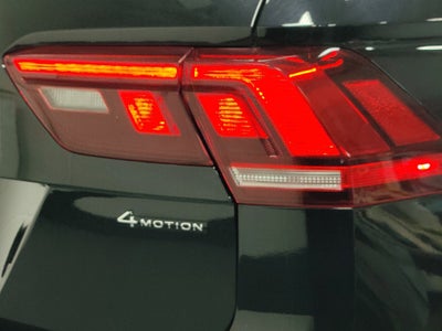 2024 Volkswagen Tiguan SE AWD R-Line Black w/Sunroof