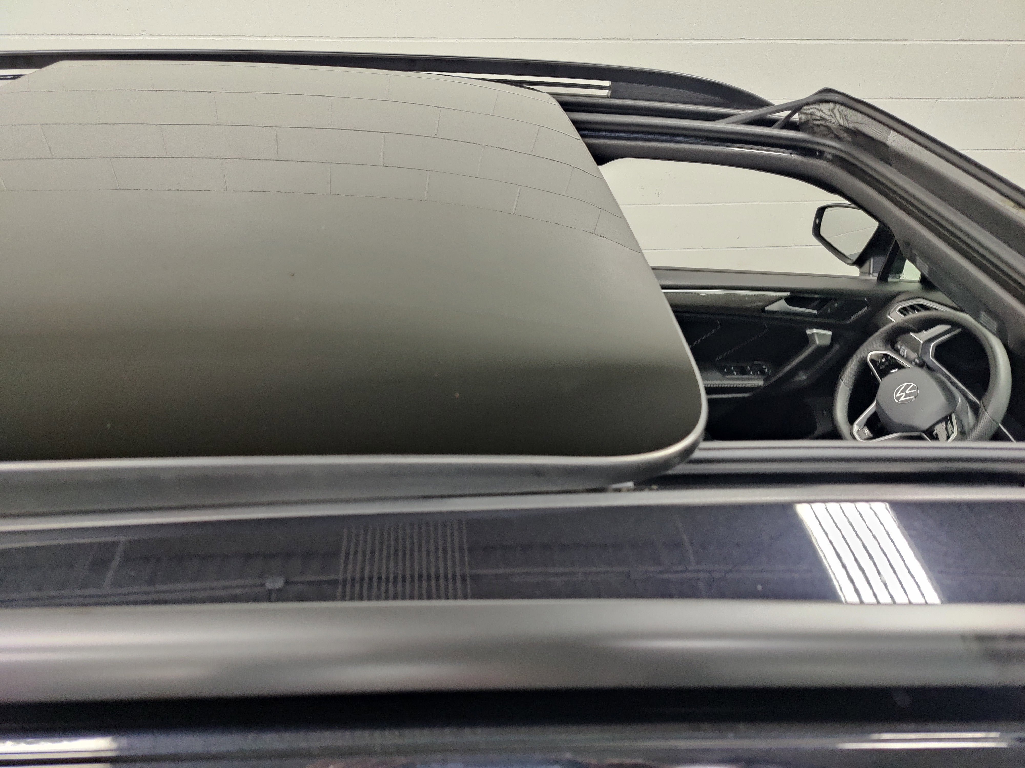 2024 Volkswagen Tiguan SE AWD R-Line Black w/Sunroof