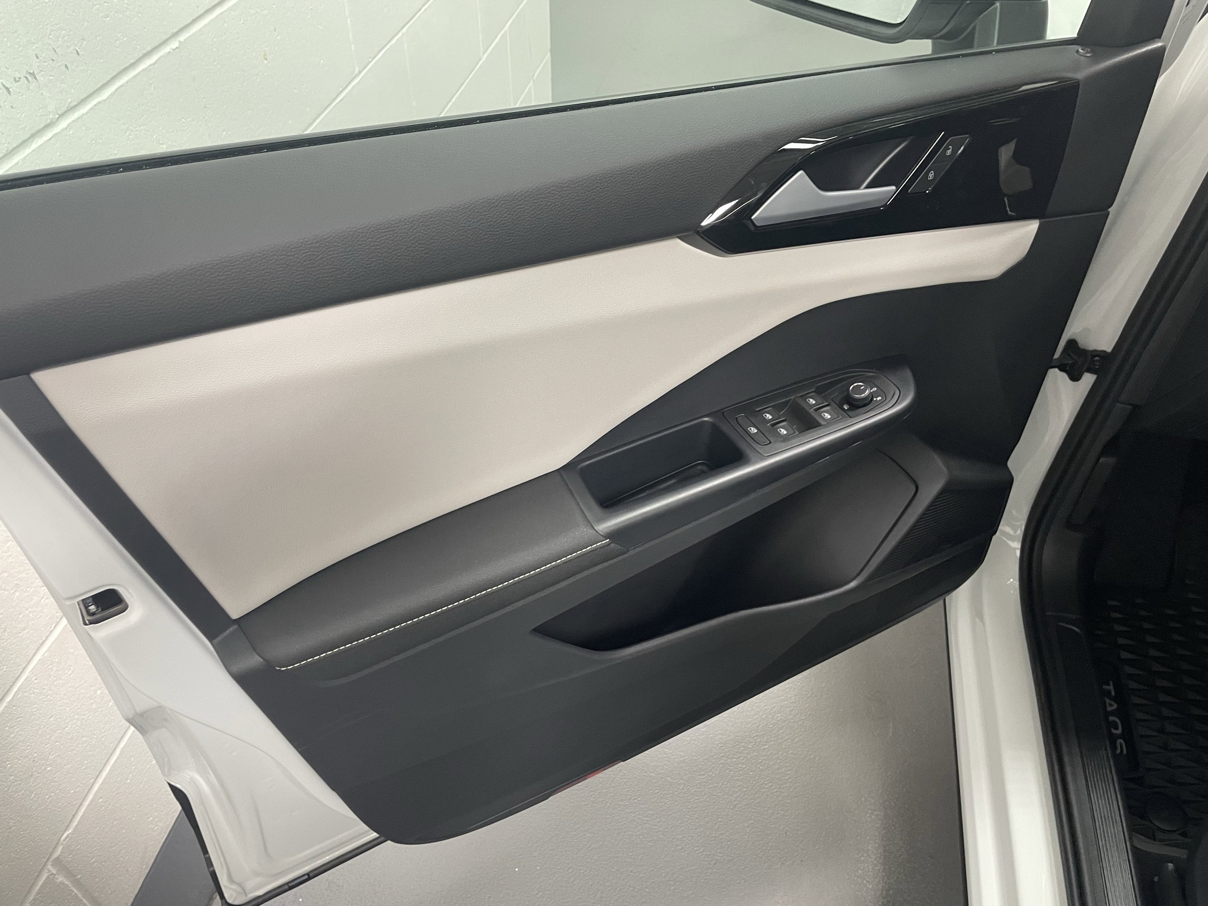 2025 Volkswagen Taos S