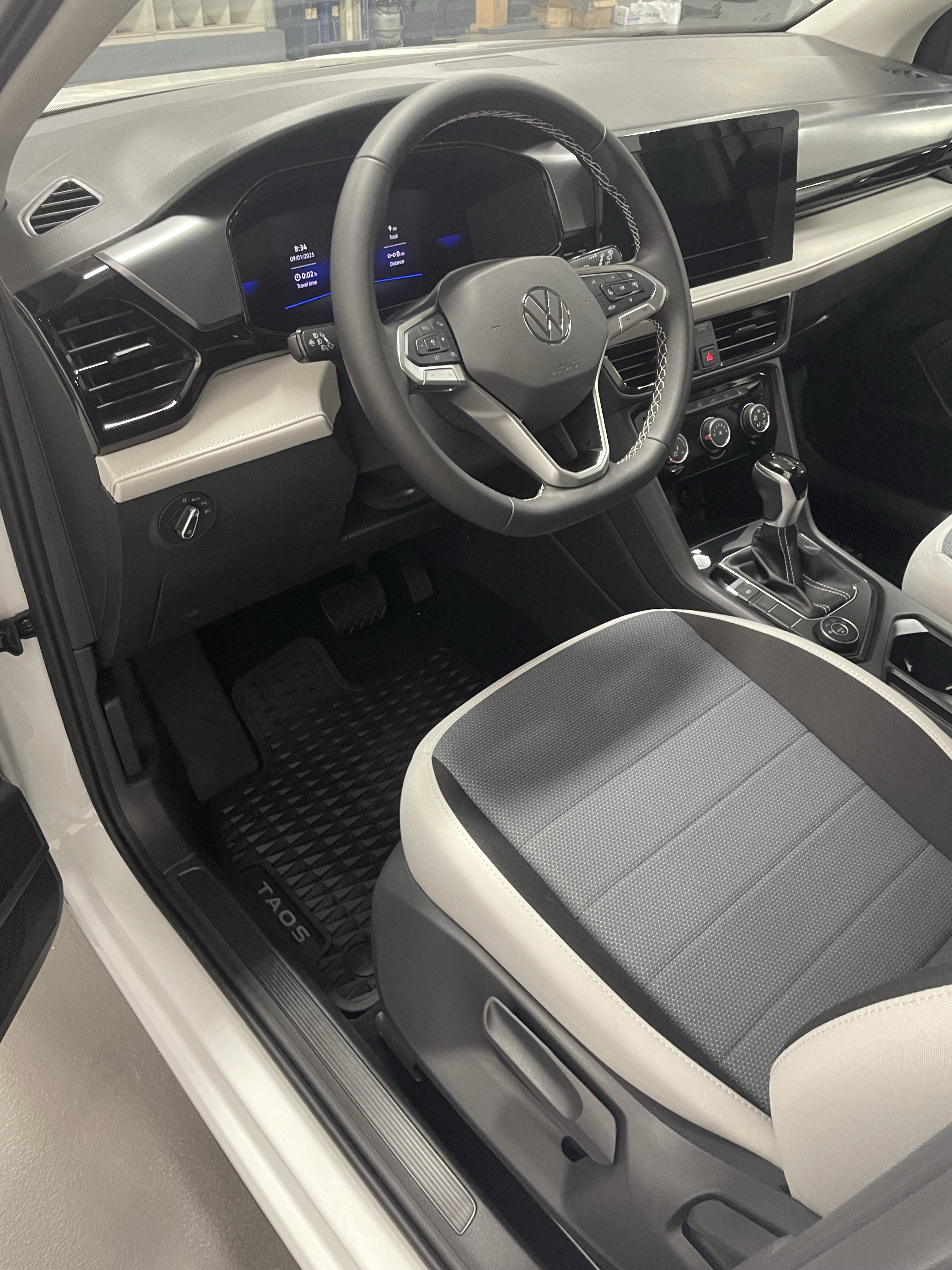 2025 Volkswagen Taos S