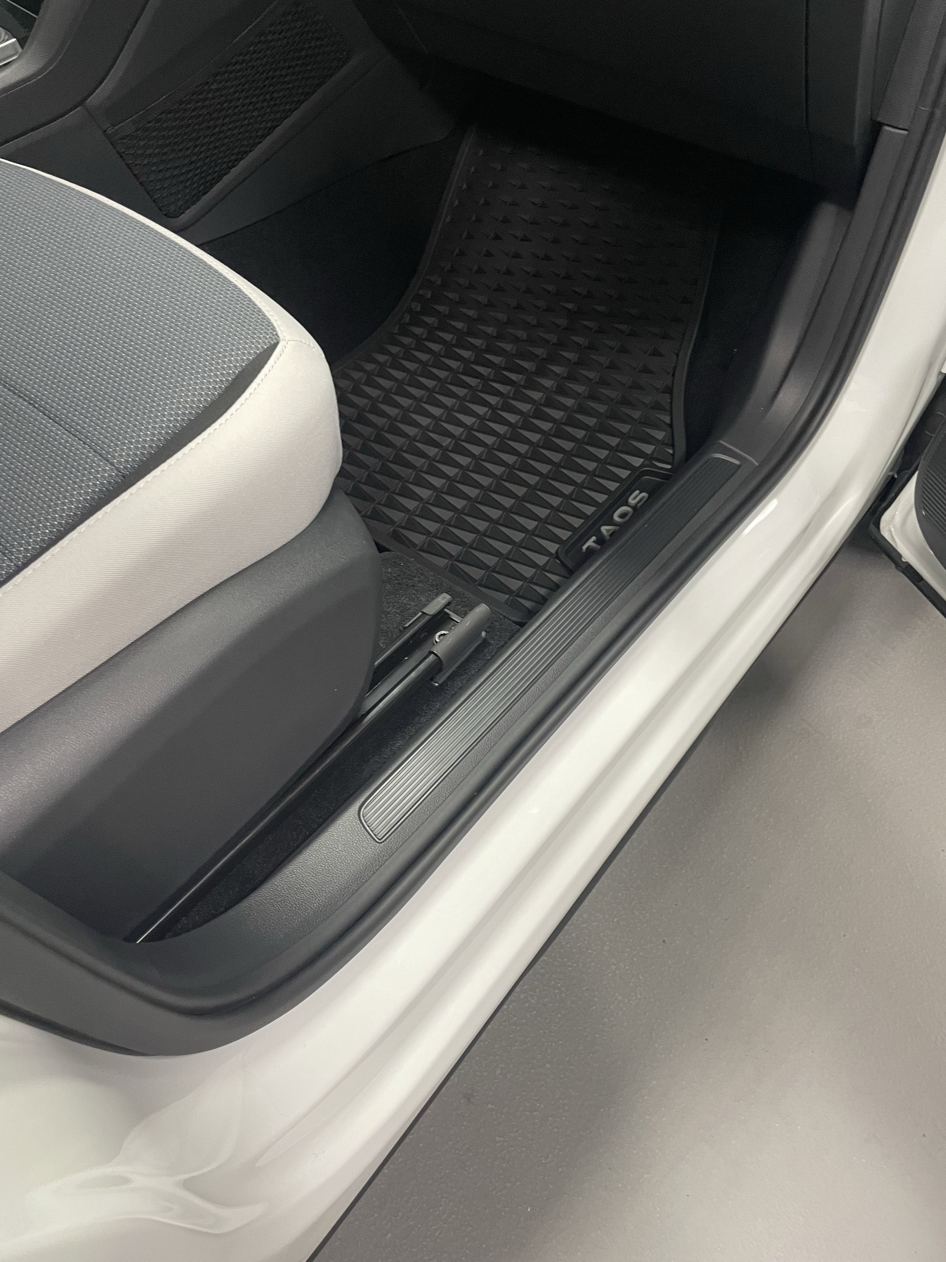 2025 Volkswagen Taos S