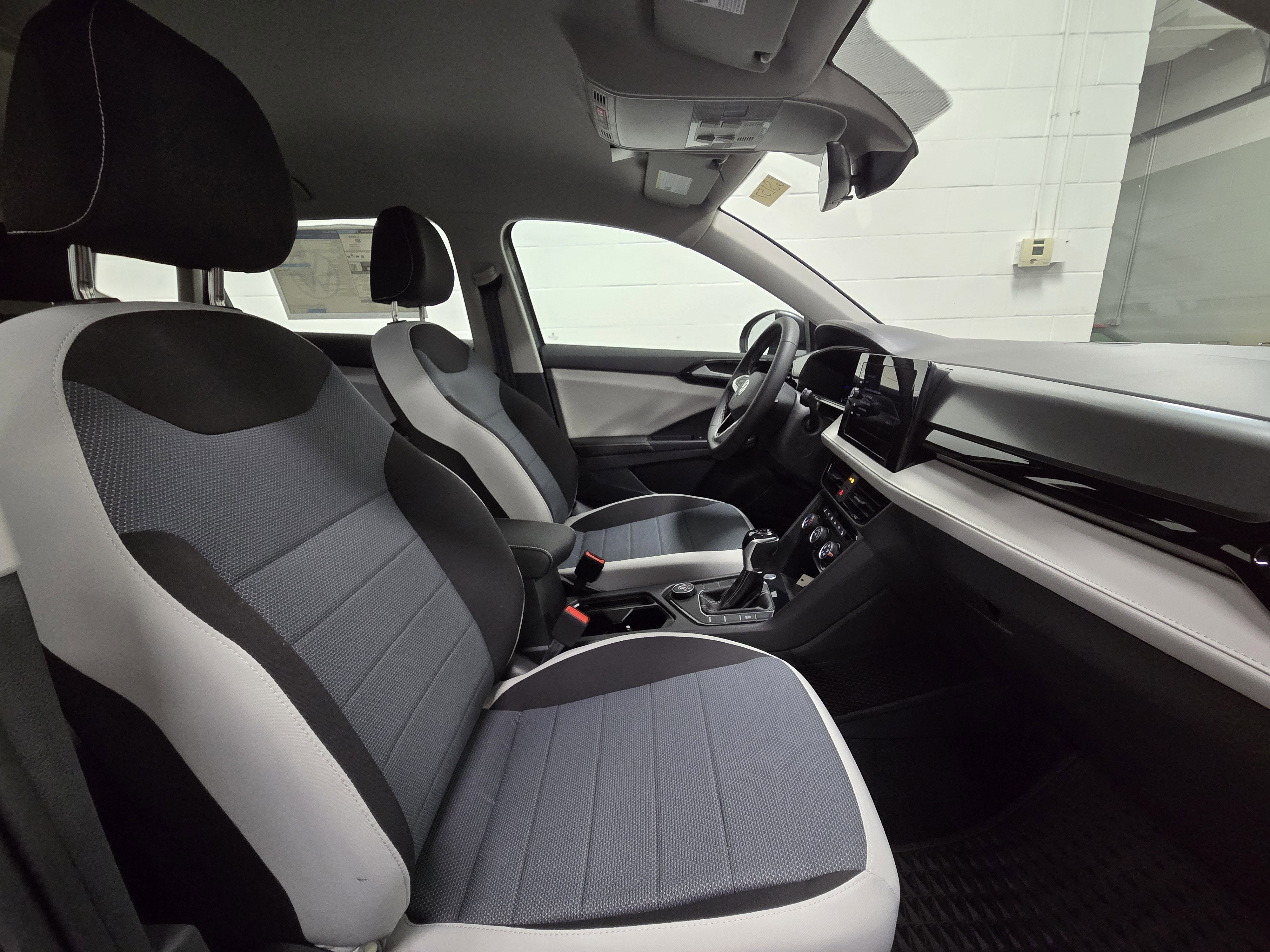 2025 Volkswagen Taos S