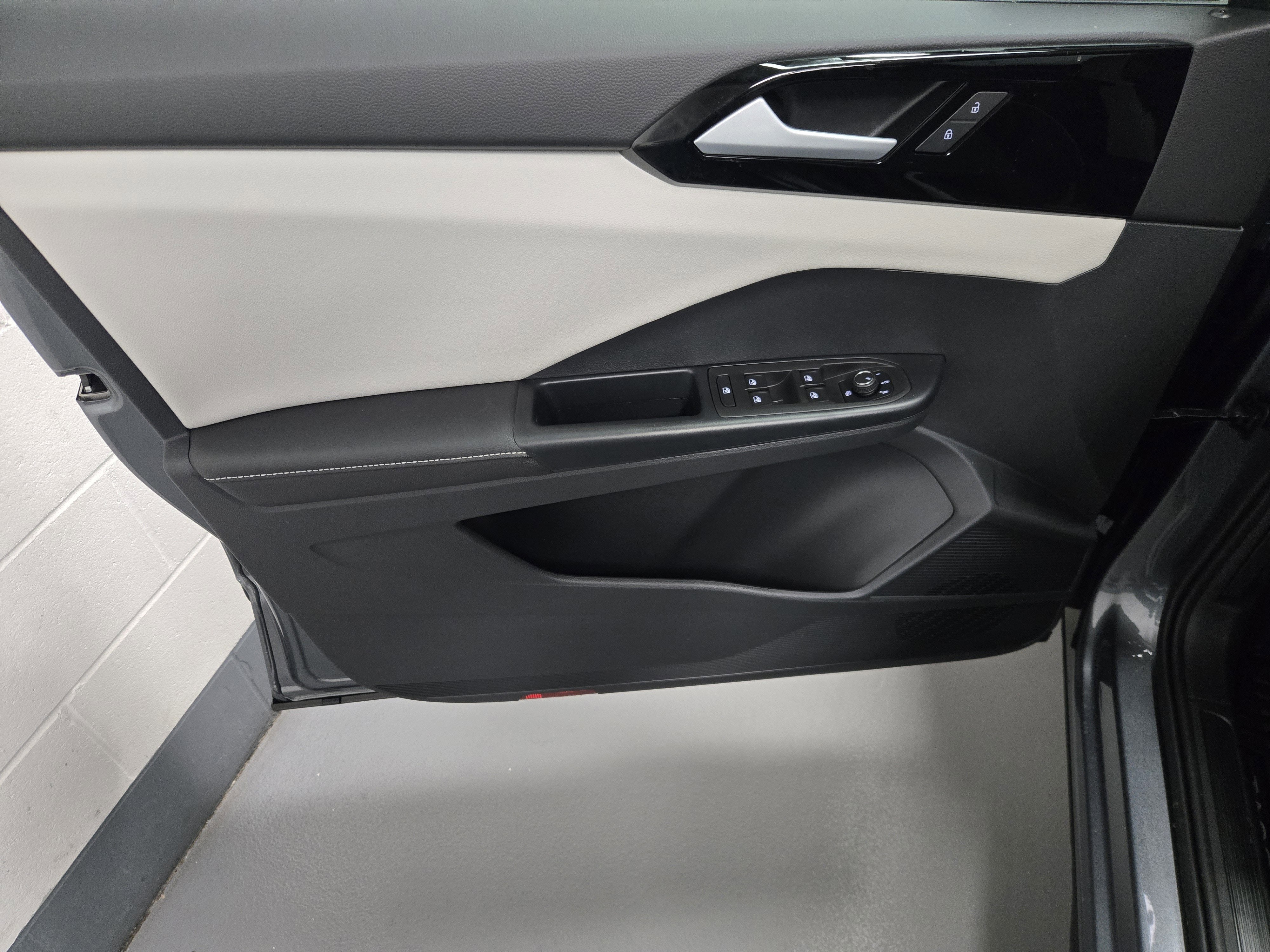 2025 Volkswagen Taos S