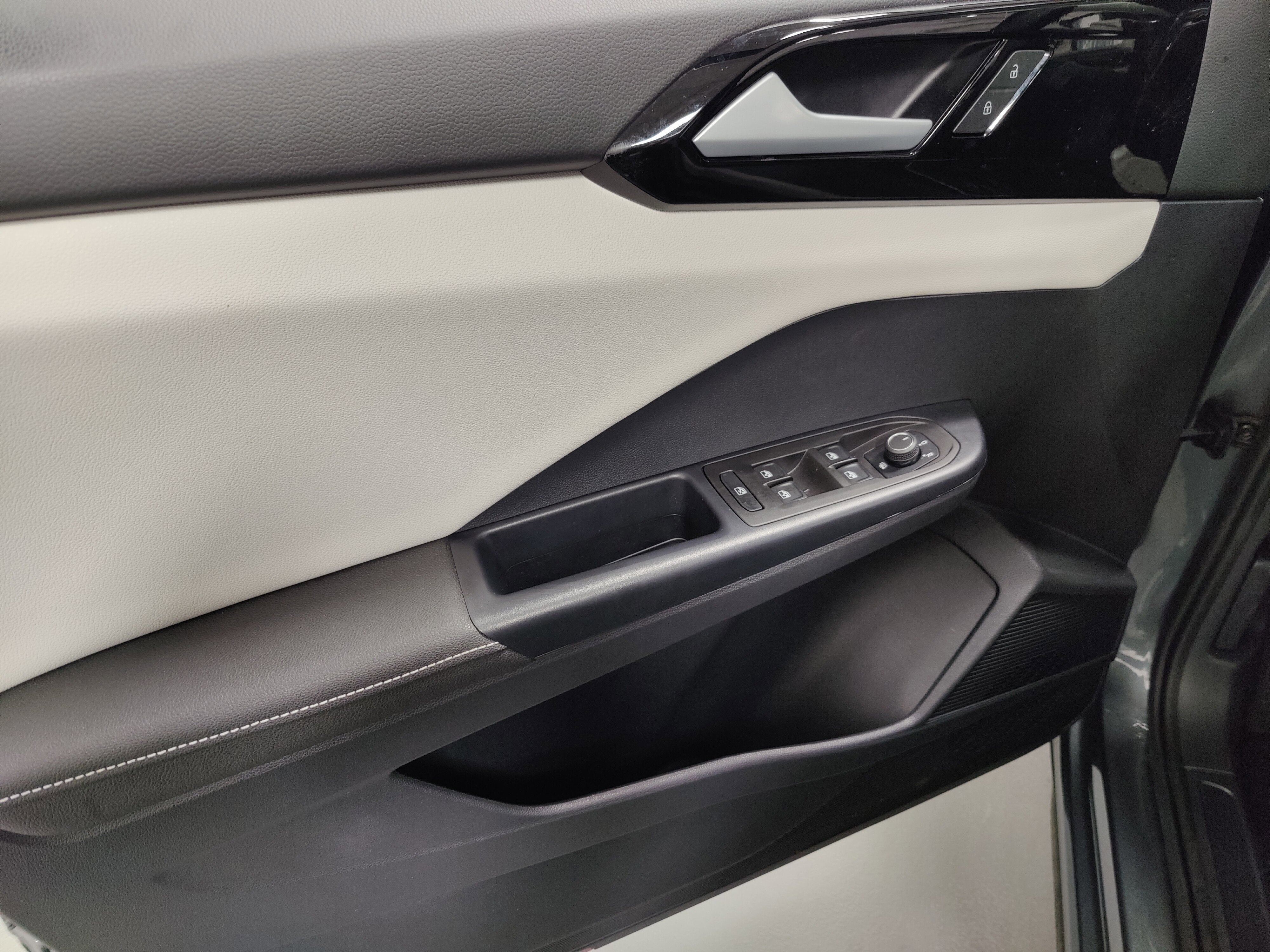 2025 Volkswagen Taos S AWD