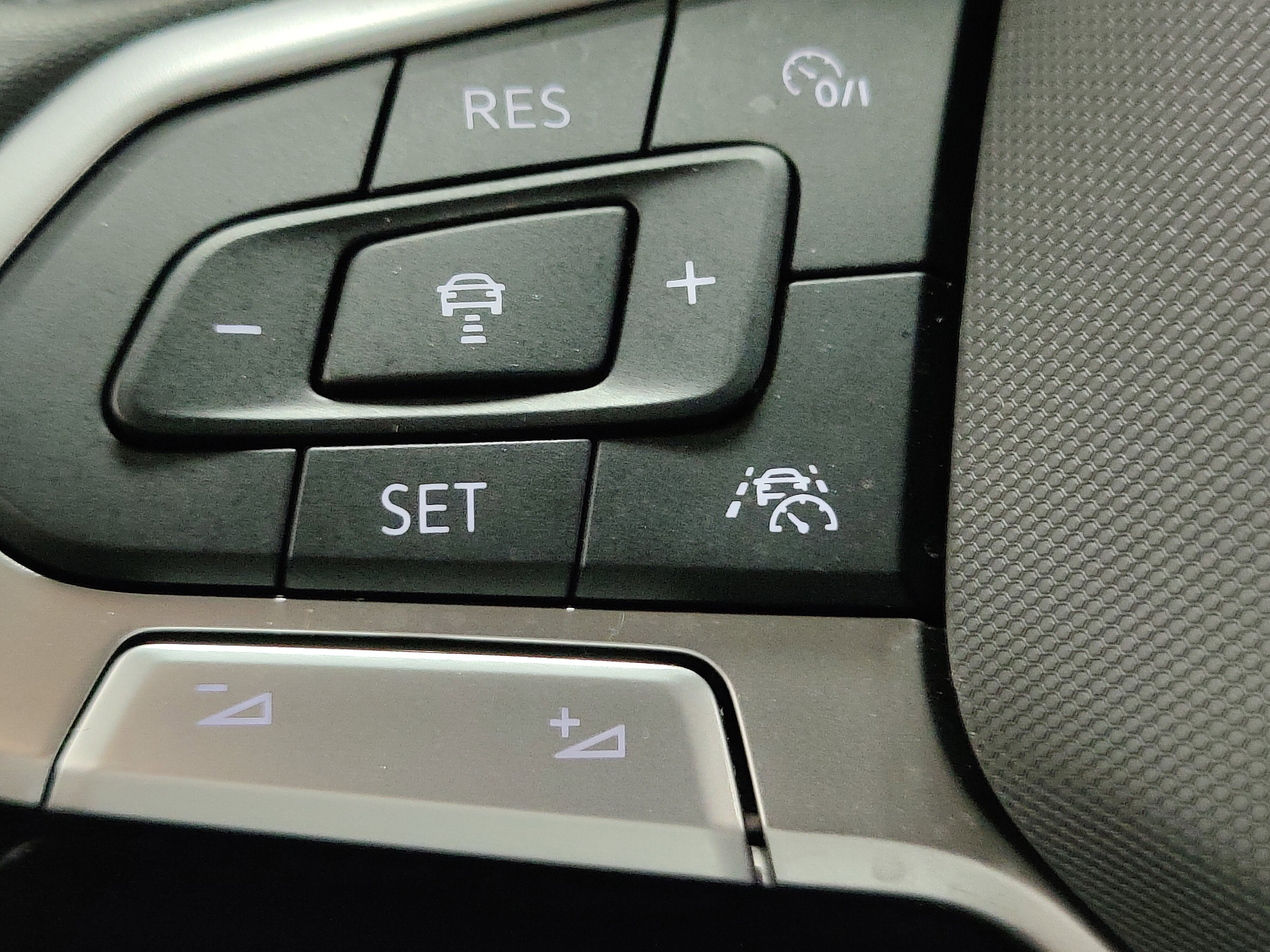 2025 Volkswagen Taos S AWD