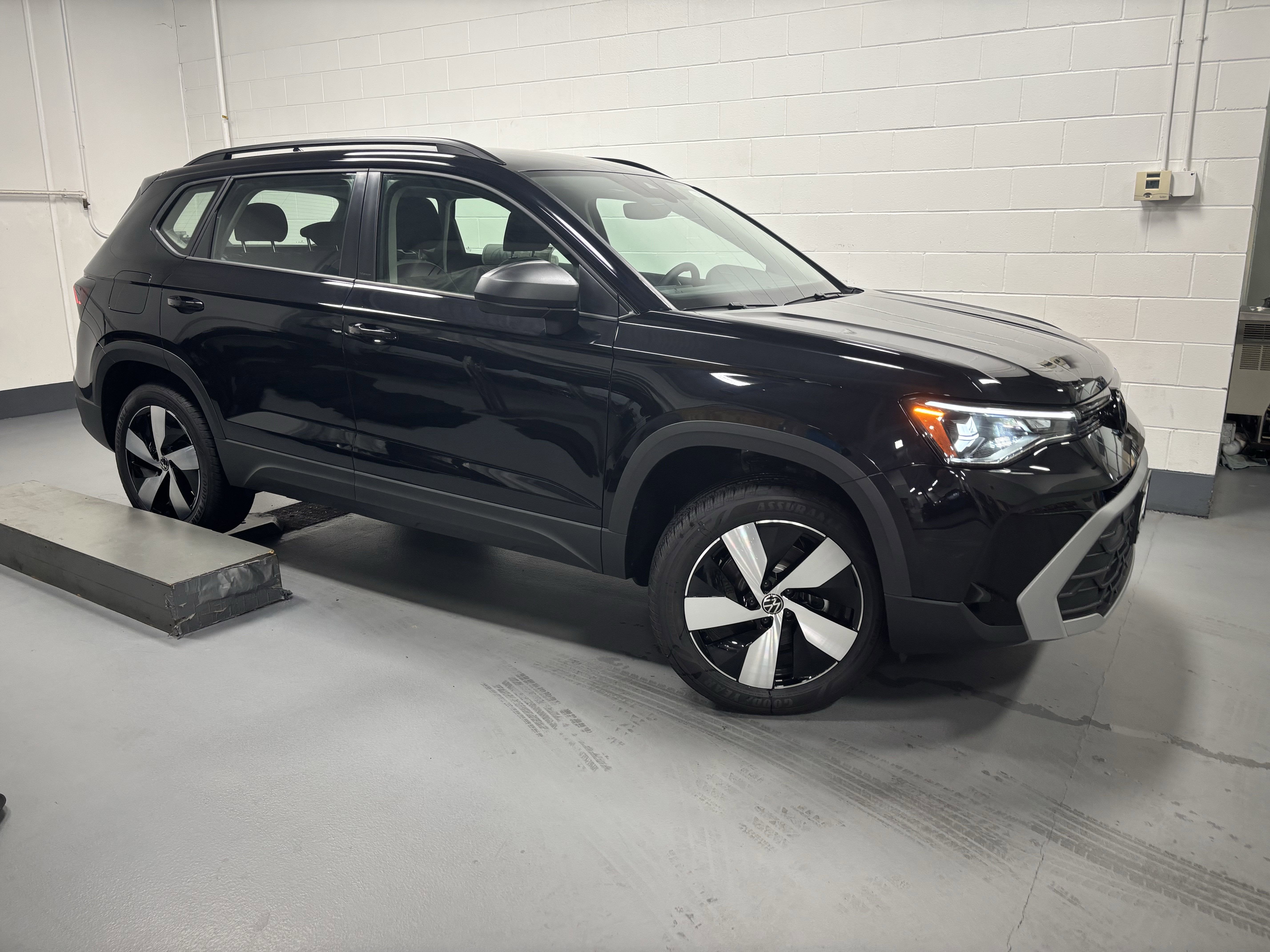 2025 Volkswagen Taos S