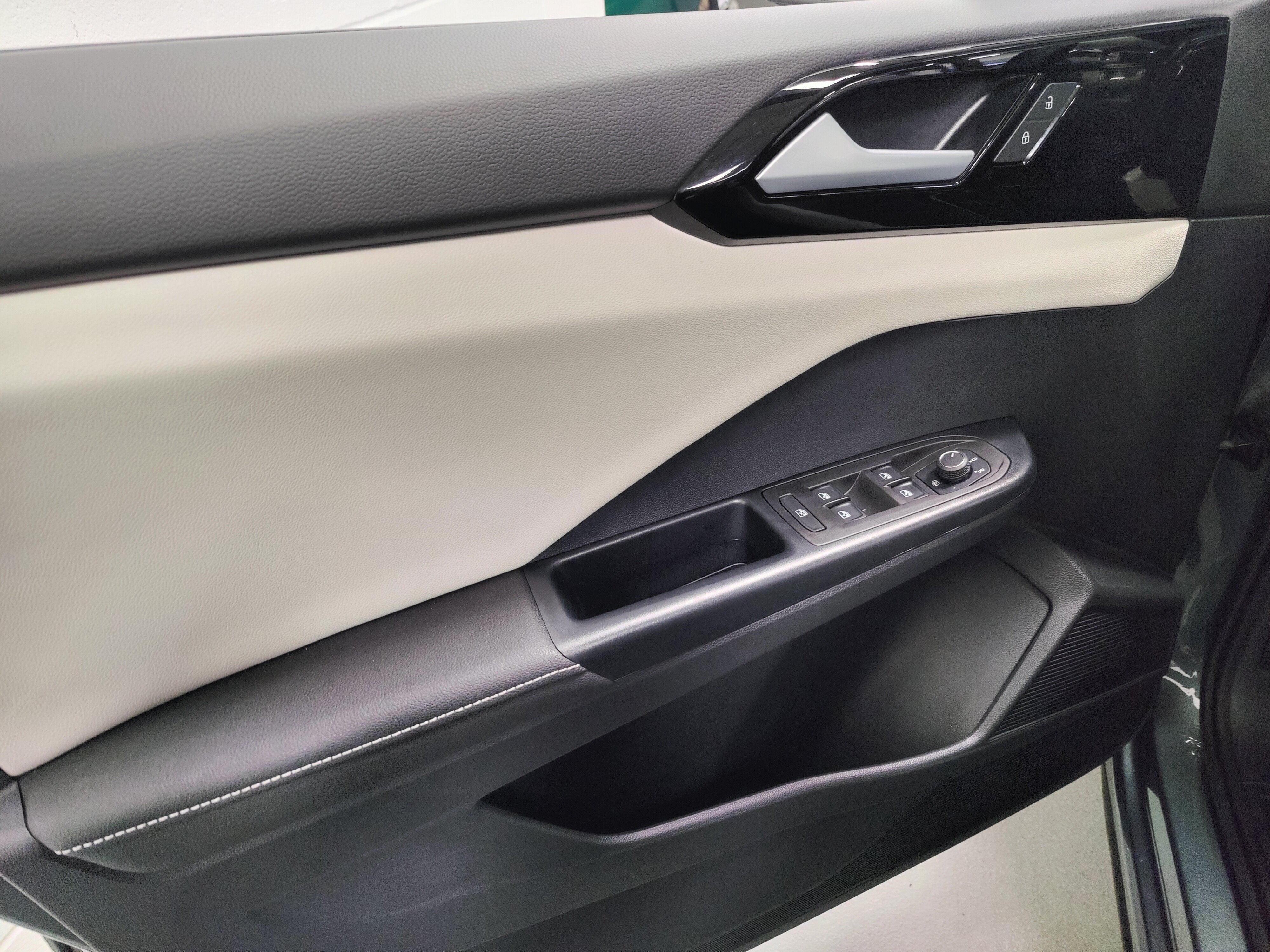 2025 Volkswagen Taos S 4-Motion AWD